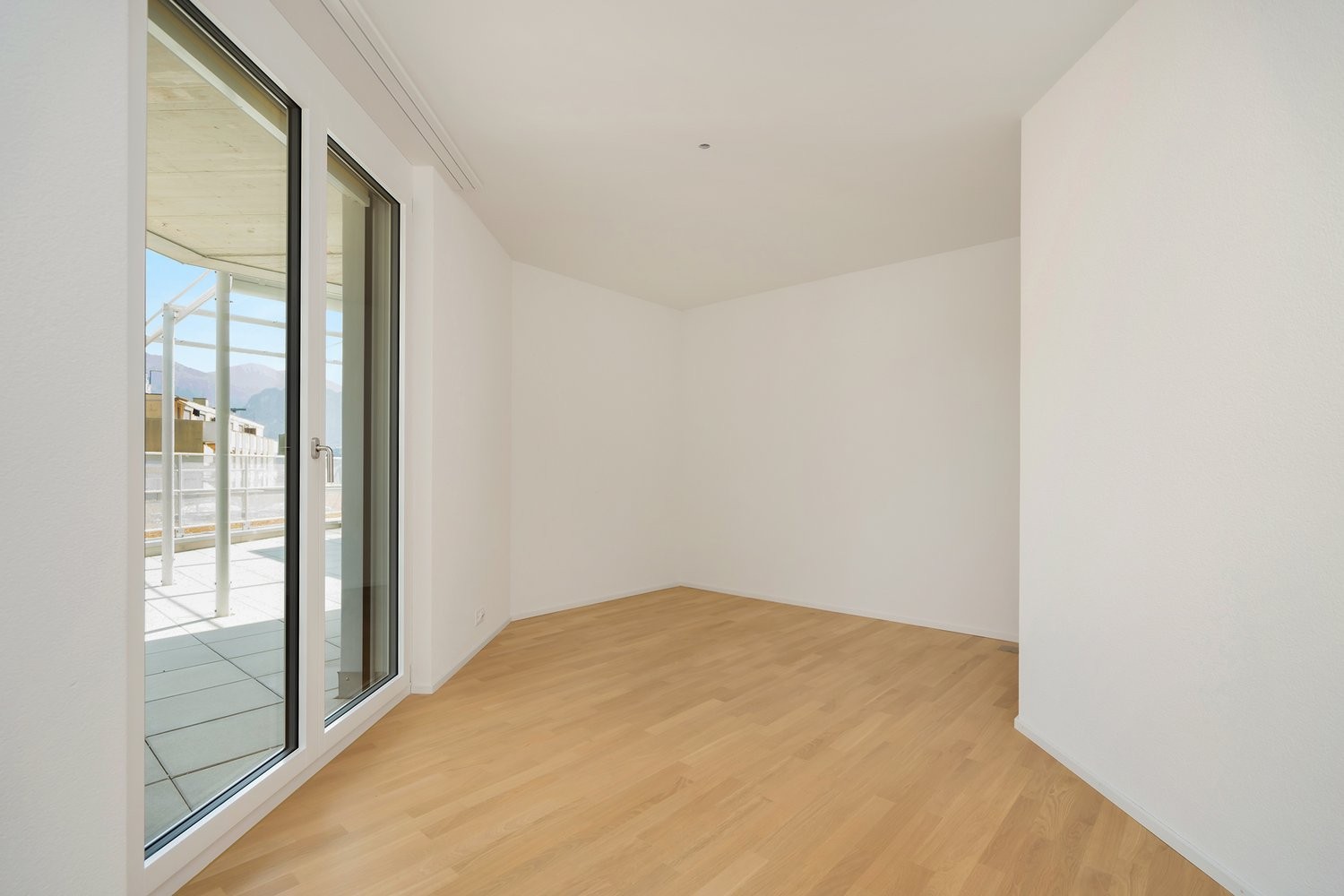 Aussergewöhnlicher Wohnkomfort vereint mit bevorzugter Lage - 240730_152901_DRM1387