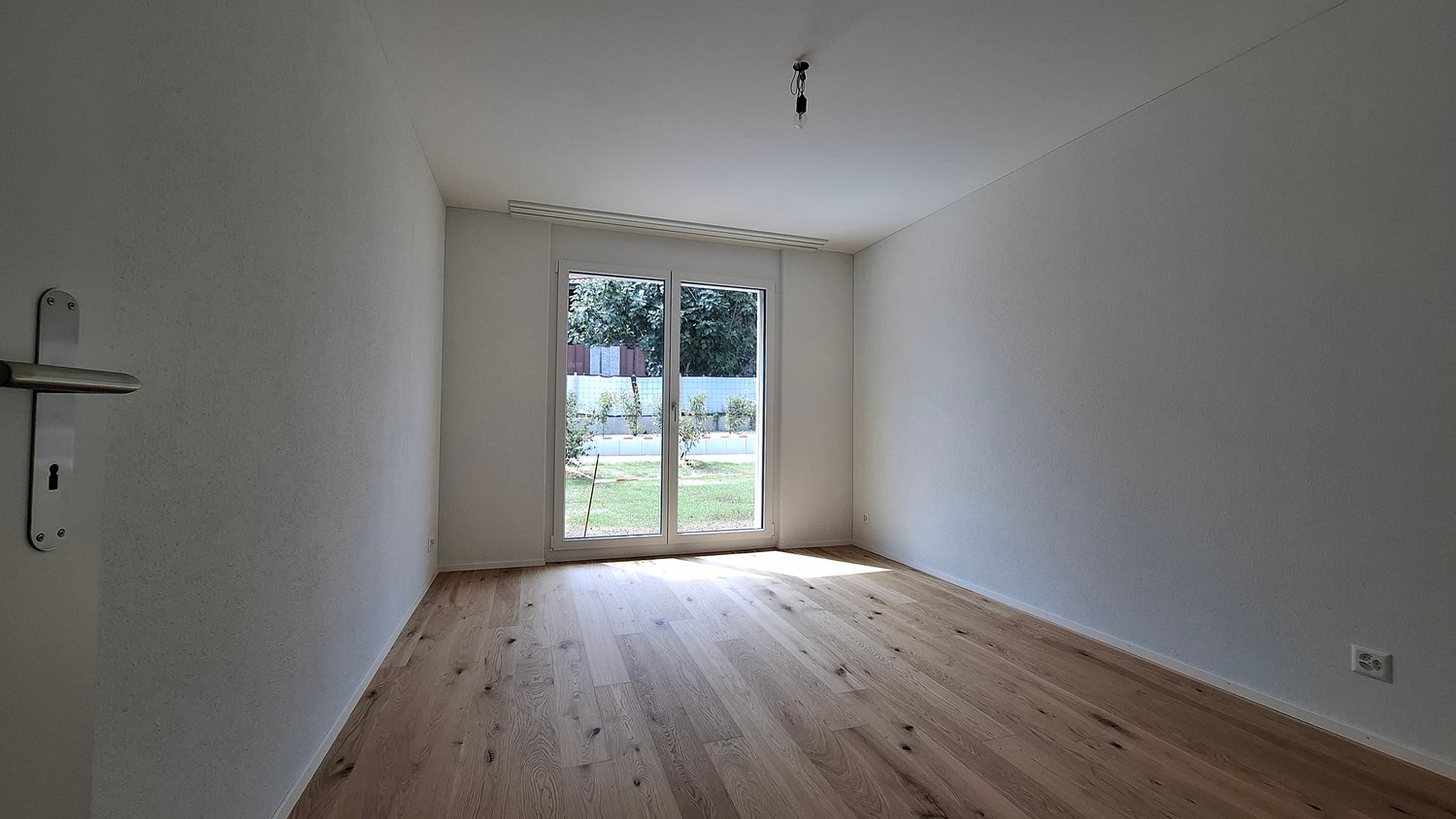 Moderne 3.5-Zimmer-Wohnung mit Blick ins Grüne - Bild 9