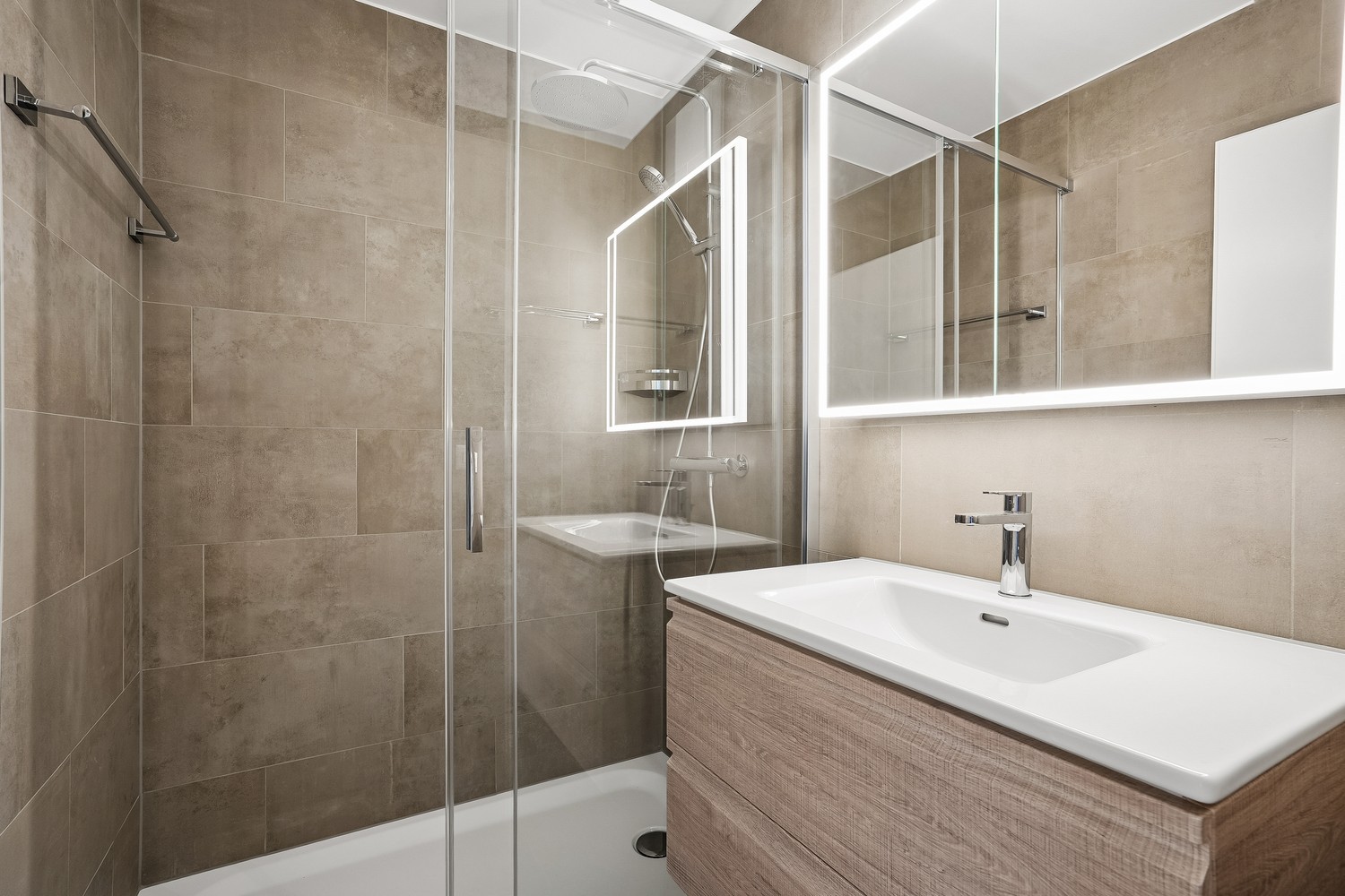 Erstbezug: Stilvolle 4.5-Zimmer-Wohnung in Adliswil - Bild 9