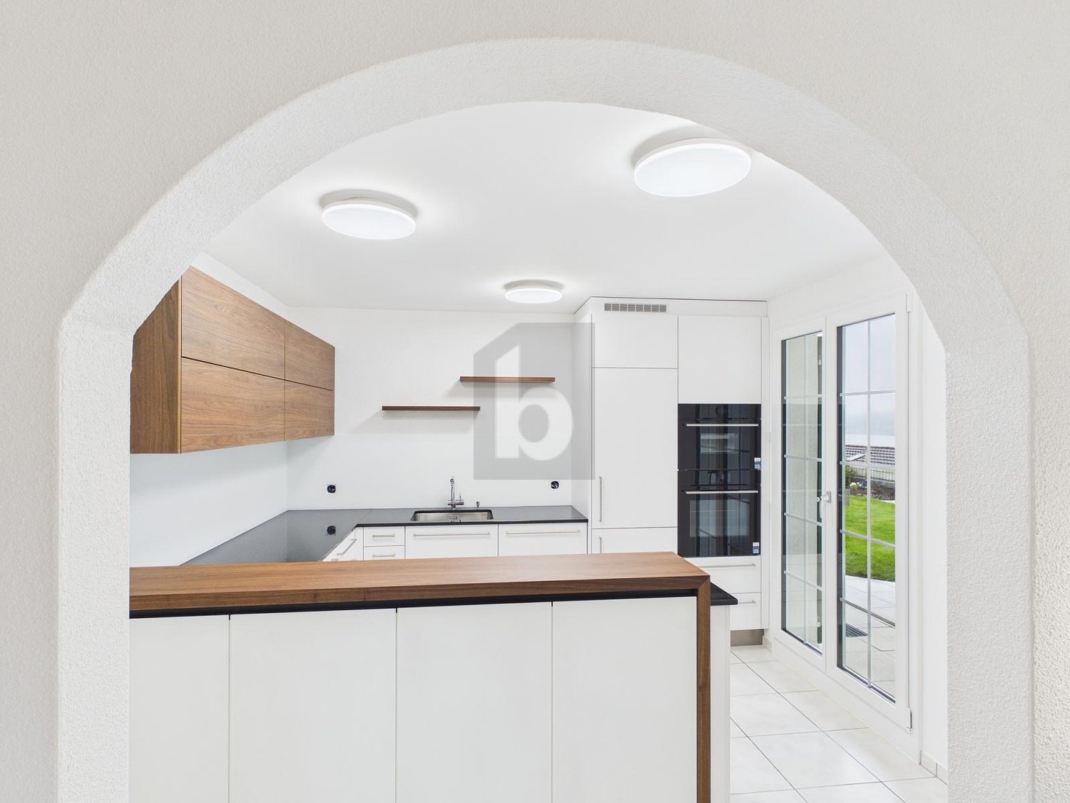 AN BESTER LAGE MIT POOL UND PANORAMASICHT! - Bild 3