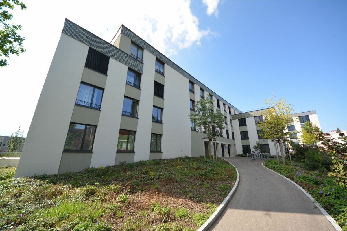 Moderne 4.5-Zimmerwohnung in familienfreundlichem Quartier zu vermieten - Bild 1