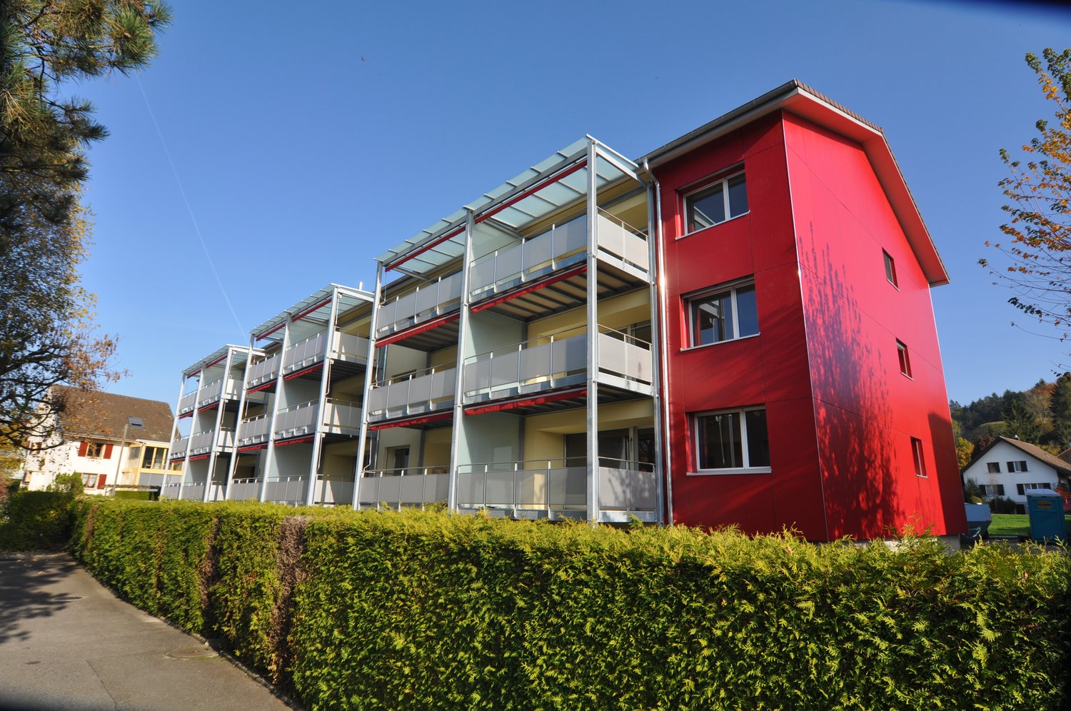 Moderne 1½-Zimmerwohnung Erdgeschoss - Z6_8, Aussenansicht west