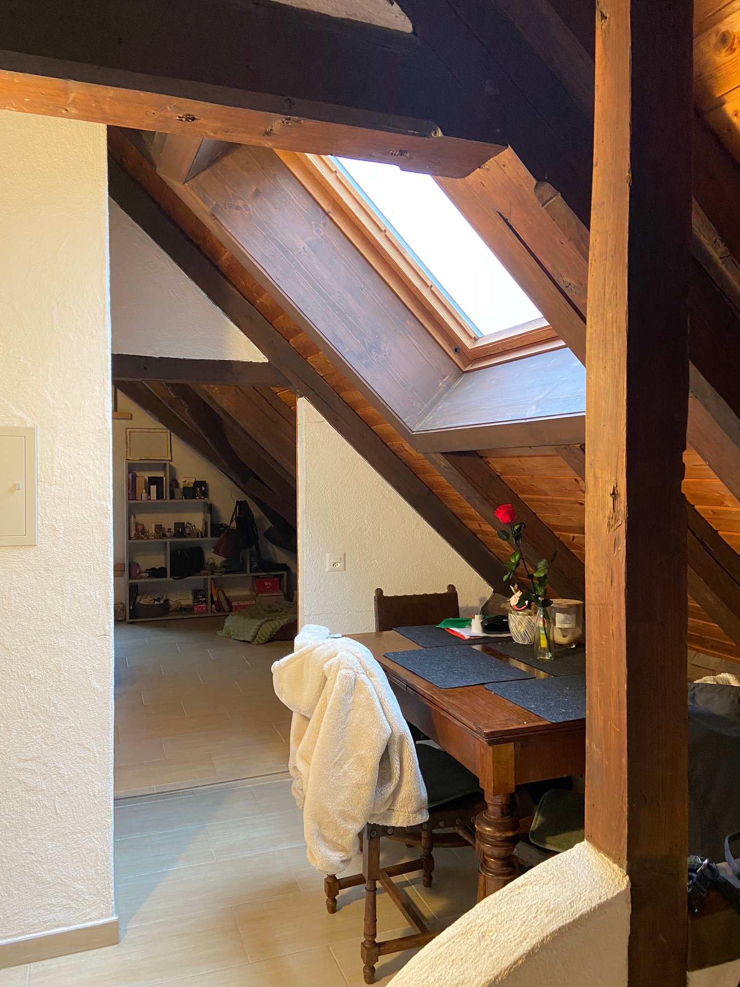 Charmante 3.5-Zimmer-Dachwohnung in Glarus mit Balkon - Bild 8