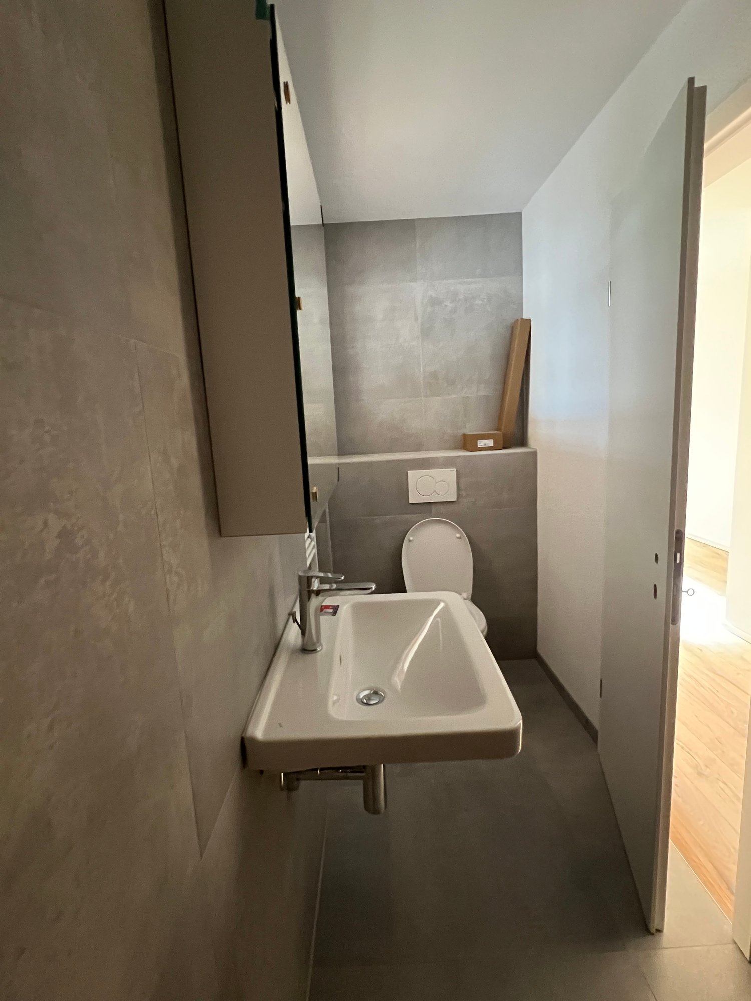 NEUWERTIGE totalsanierte 1.5-Zimmerwohnungen mit Terrasse in Nidau - Bild 6