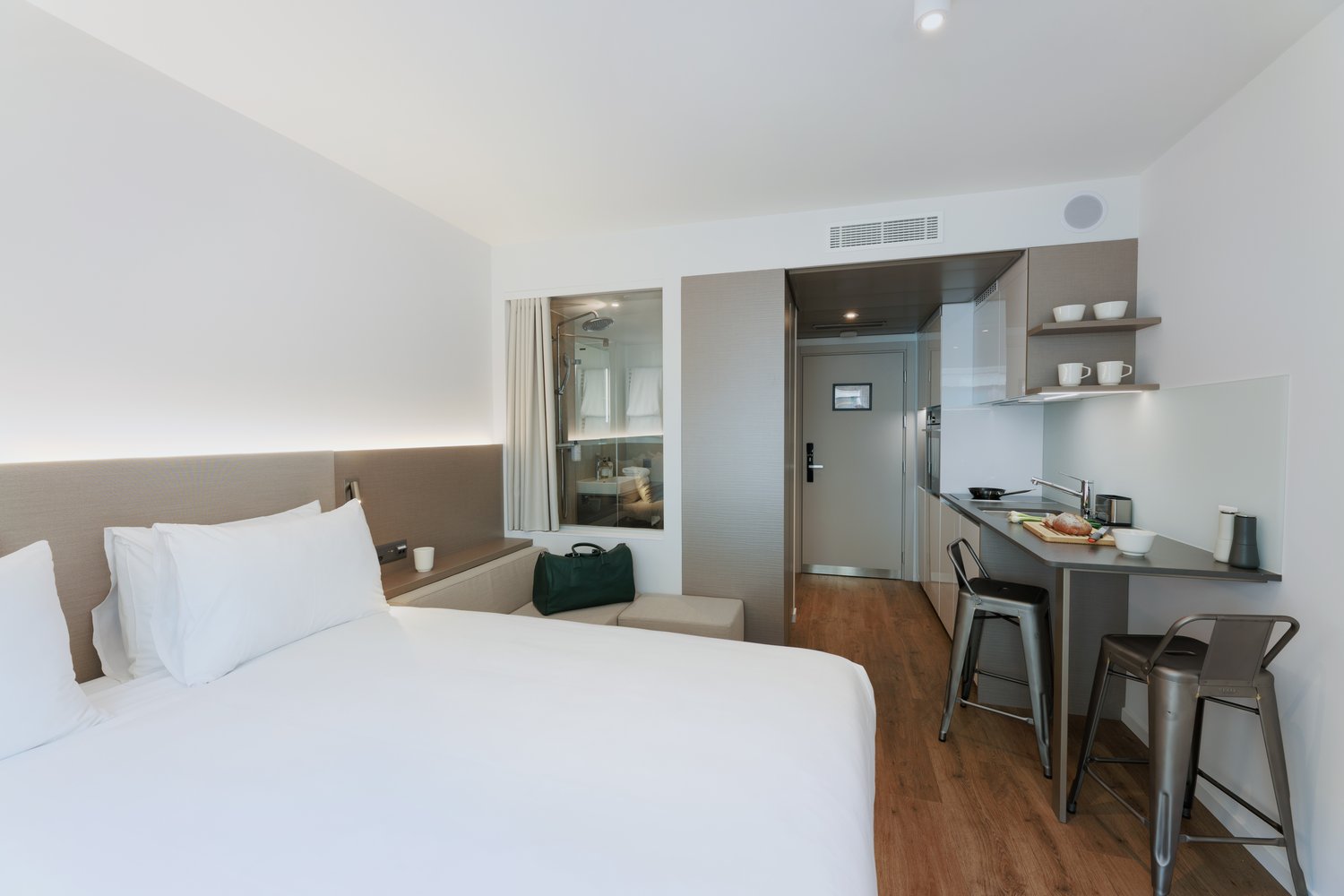 Studio moderne et lumineux au cœur de Genève - Bild 1