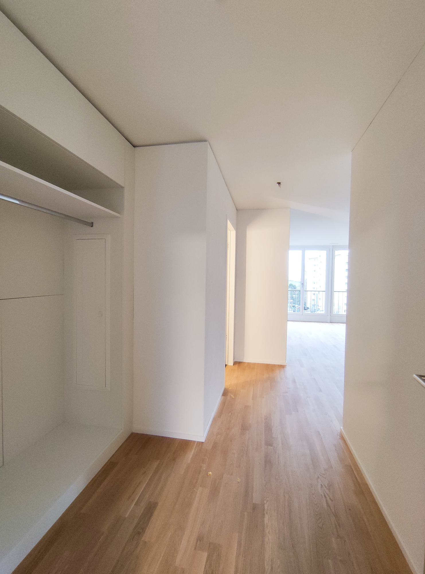 Moderne Neubauwohnung mit Balkon in sonniger Lage – 3.5 Zimmer - Eingangsbereich