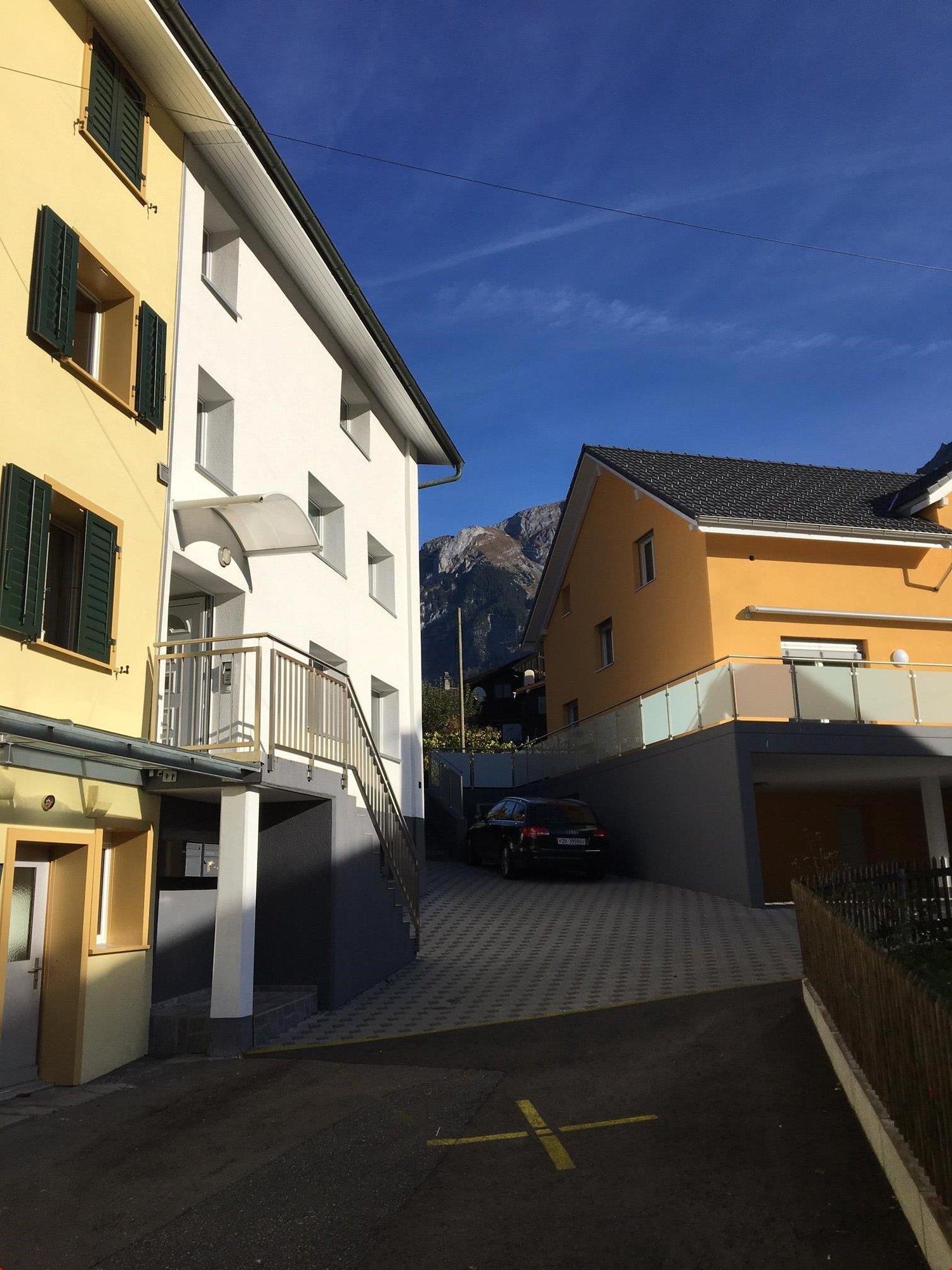 Charmante 3.5 Zi Dachwohnung - per 1.7. - Bild 1