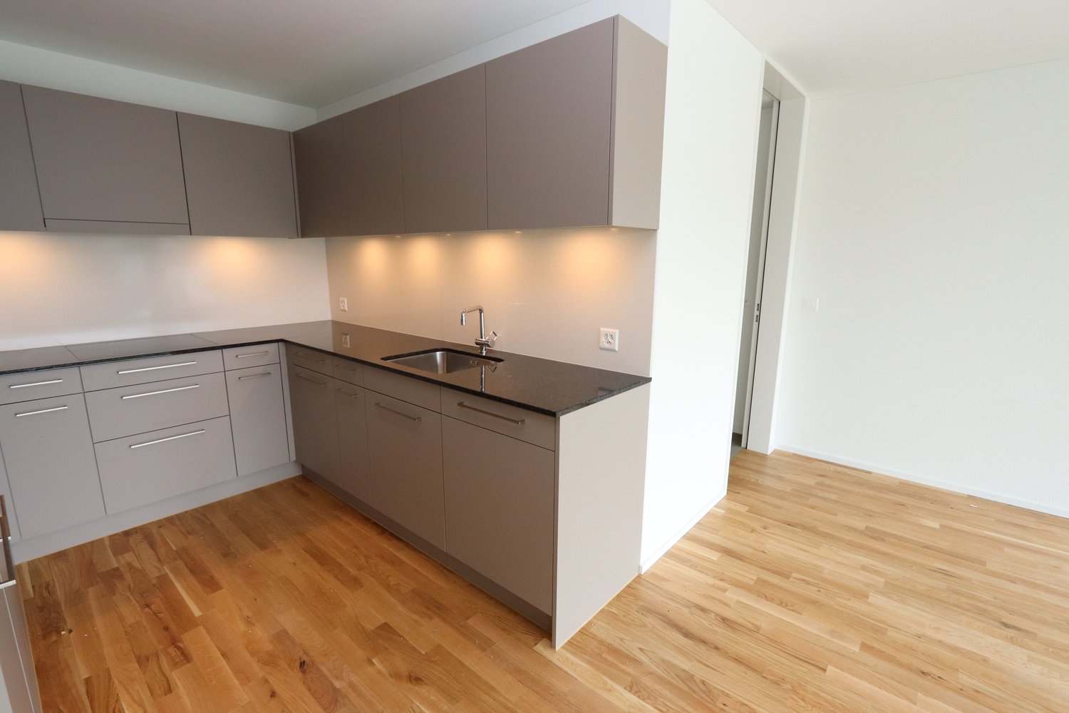 Attraktive 4.5-Zimmer-Wohnung im 2. Stock in Wohlen AG - Küche_2