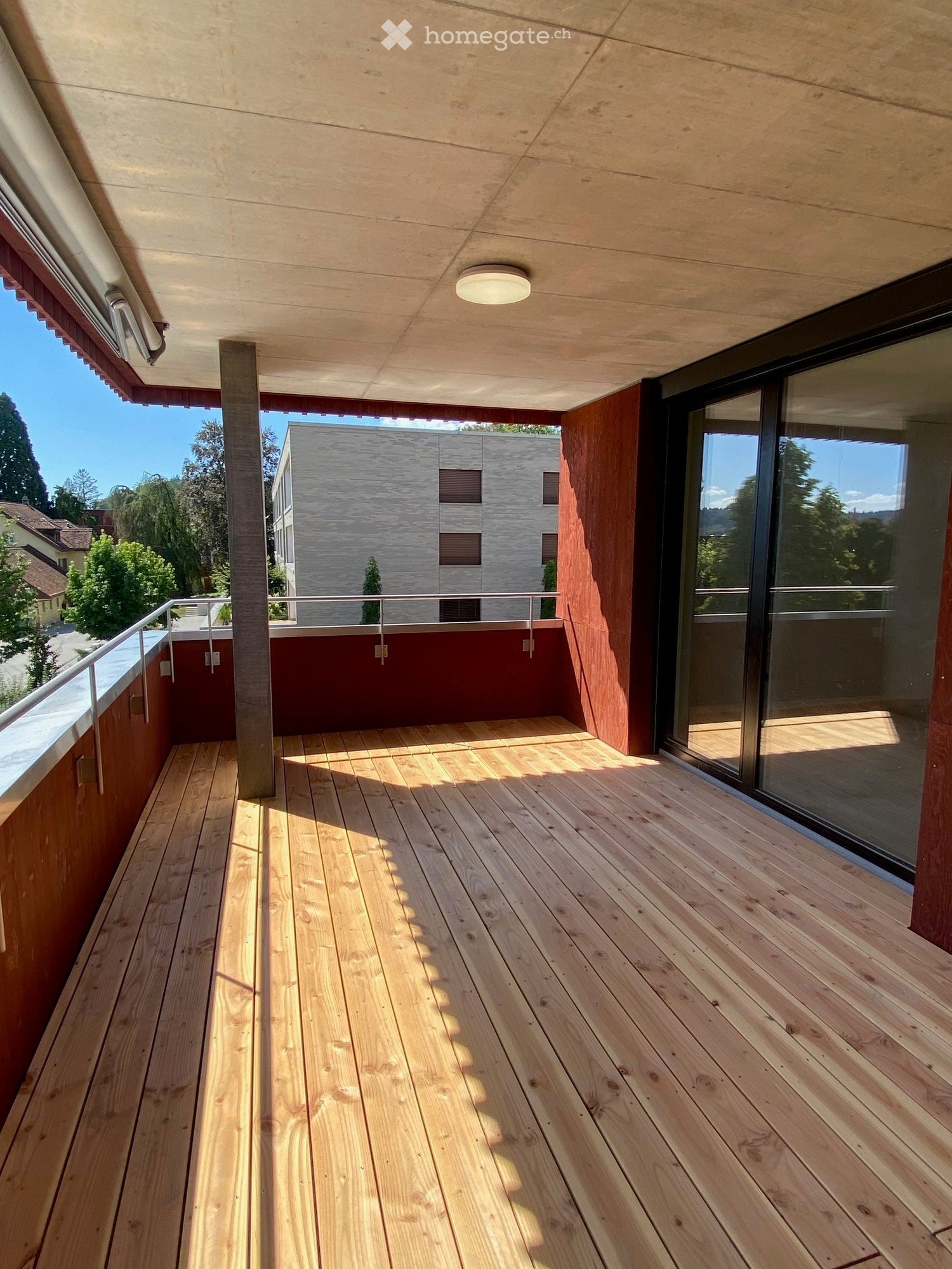 Hoch am Hang - mit bestem Blick Richtung Aarau - Bild 1