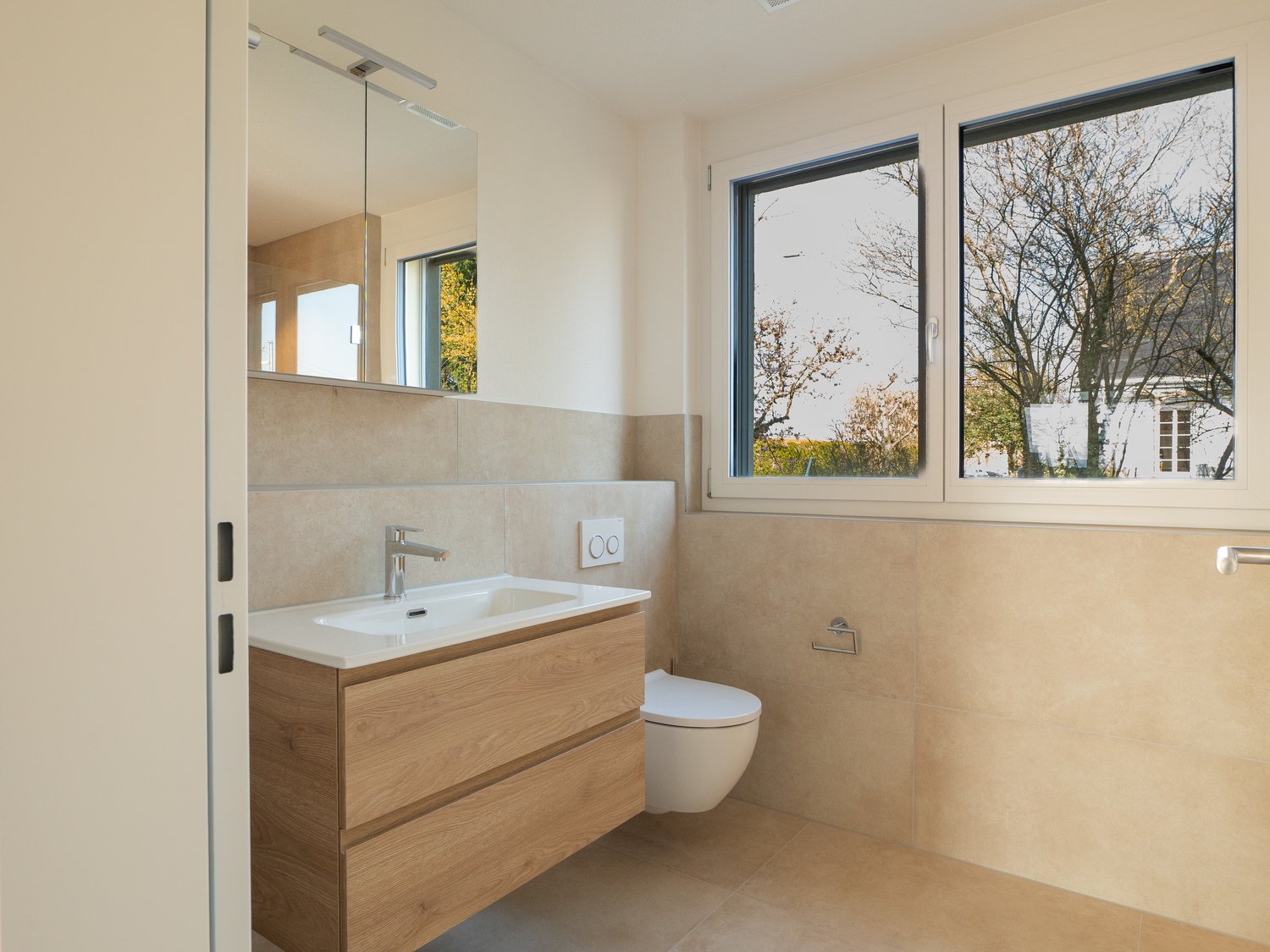 NEUBAU ERSTBEZUG: Einzigartiges Wohnen an ruhiger Lage - Bild 3