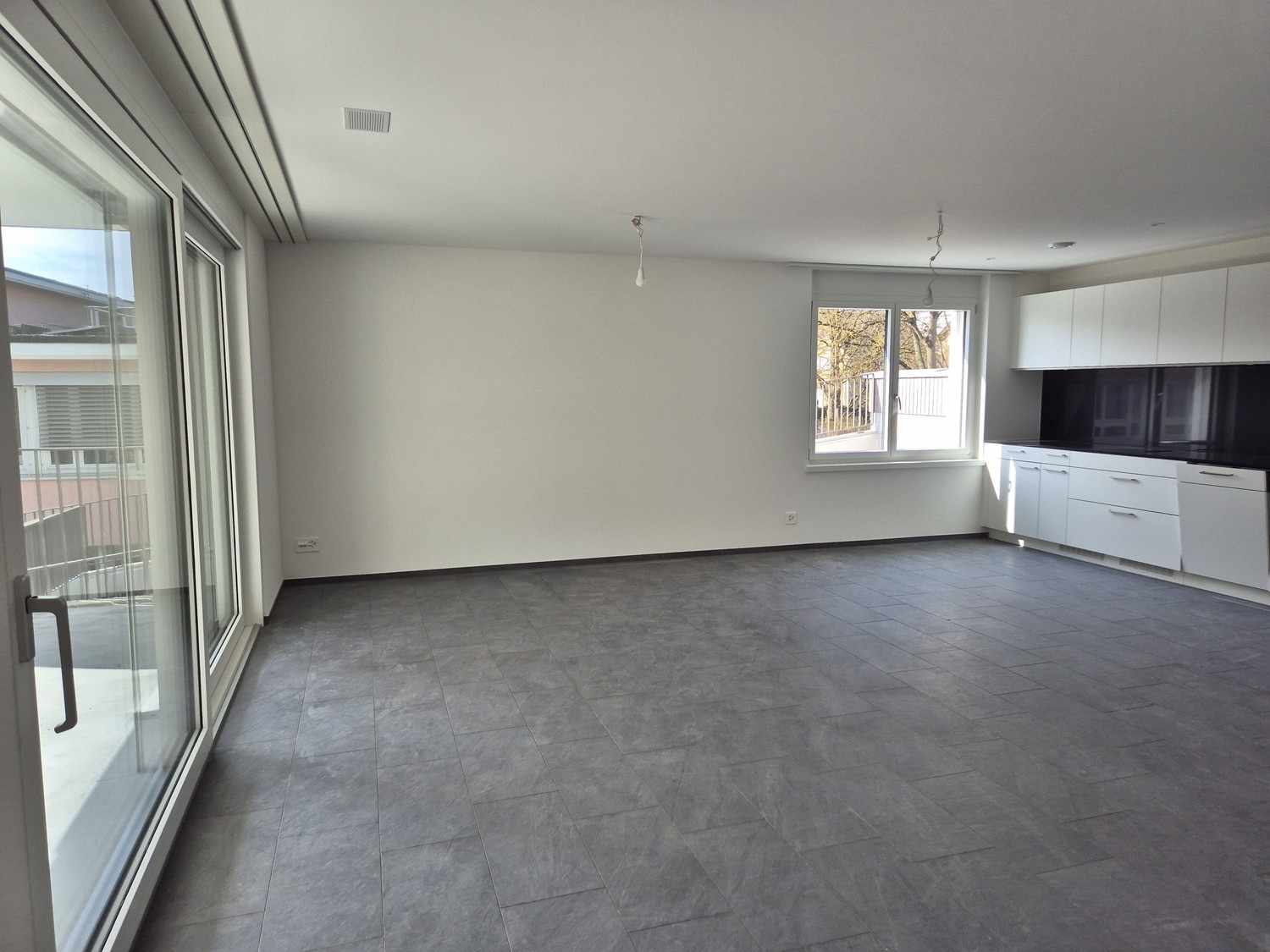 Erstbezug: Moderne 4.5-Zimmer-Wohnung an zentraler und ruhiger Lage in Bülach - Bild 3