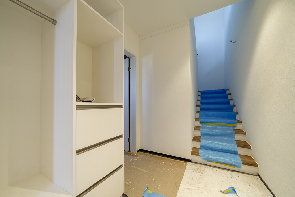 Erstbezug - Exklusiver Hausteil mit Weitsicht - Eingangsbereich mit Garderobe