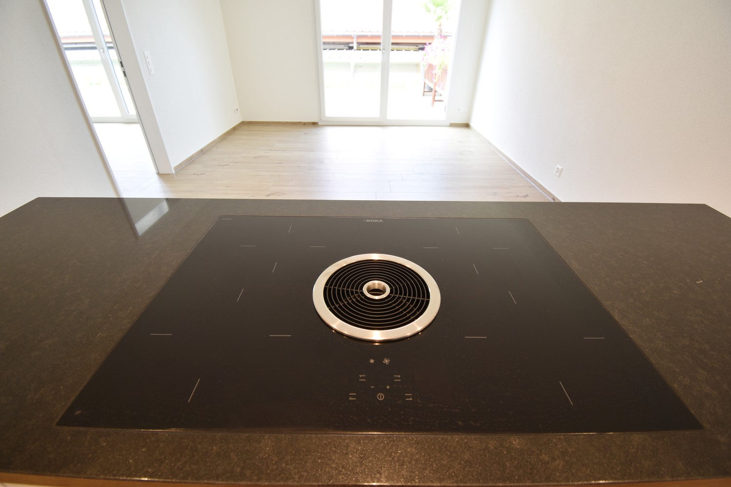 Moderne 2.5-Zimmer-Wohnung mit grosser Sonnenterrasse - Bild 8