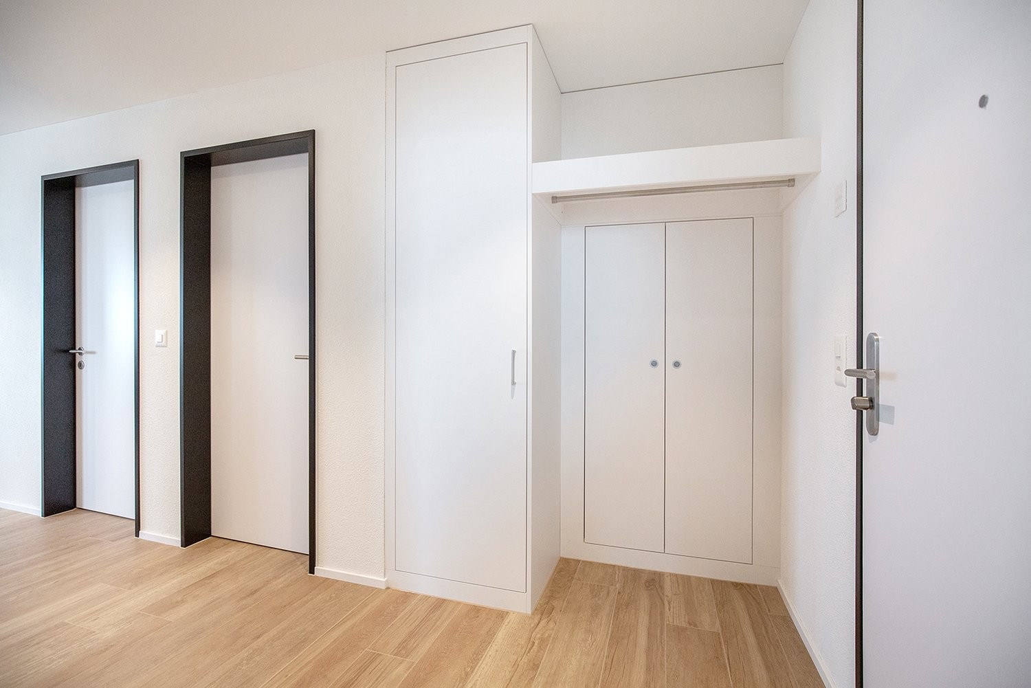 Exklusive 3.5 Zimmer-Wohnung im 1. OG zu vermieten - 107_Niederwil_Eingangsbereich