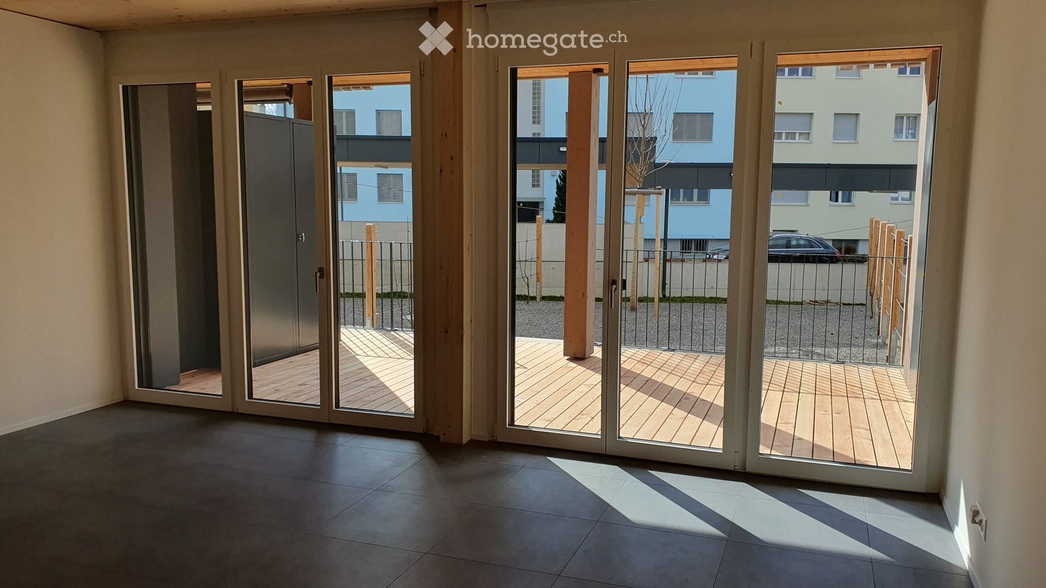 2.5 Zimmerwohnung in Ostermundigen - Veranda, Terrasse und Gartenplatz - Bild 10