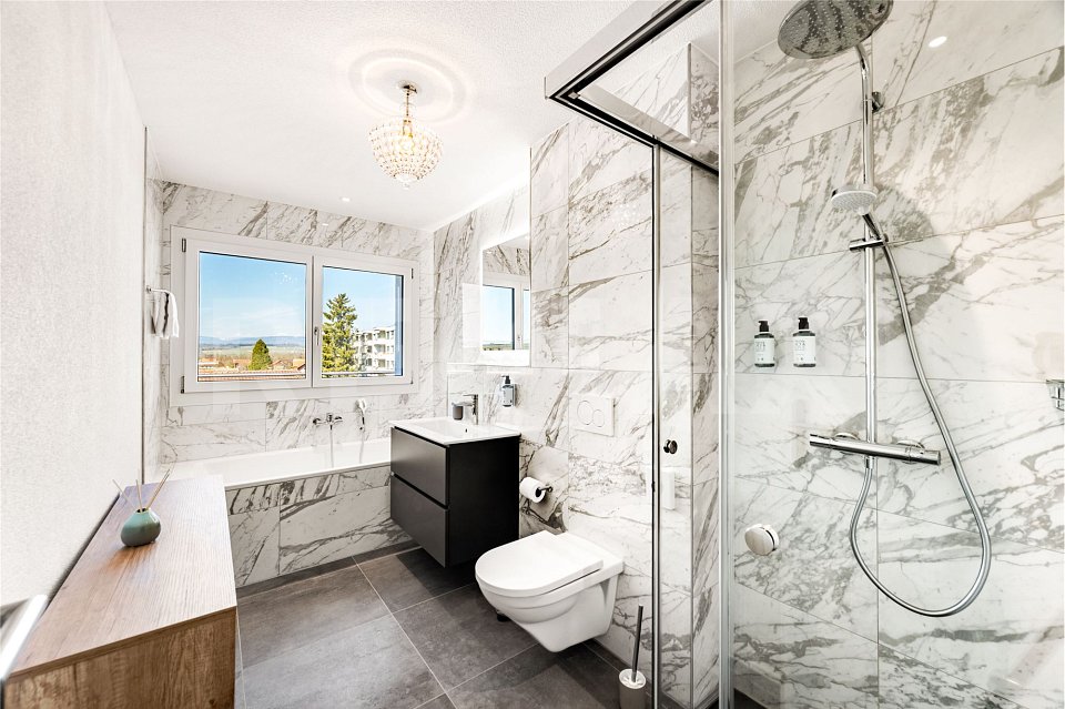 Magnifique attique meublé de 2,5 pièces avec terrasse de 65 m² à Avenches - Bild 4