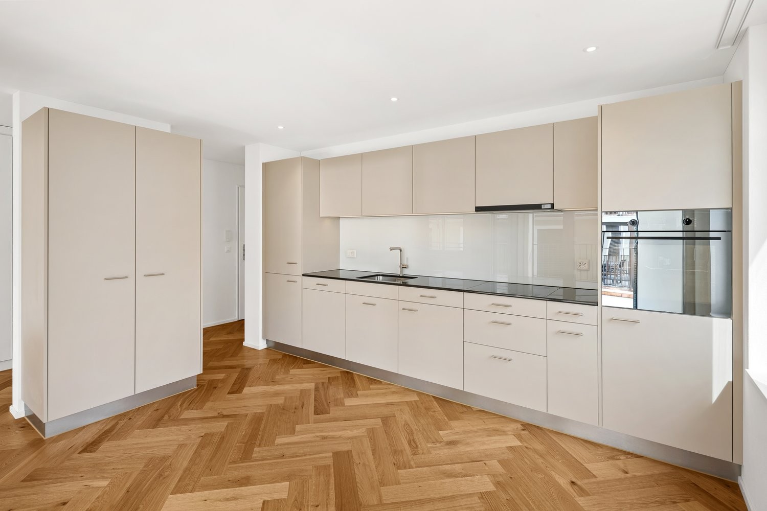 Hochmoderne 3.5-Zimmerwohnung mit Balkon - Küche