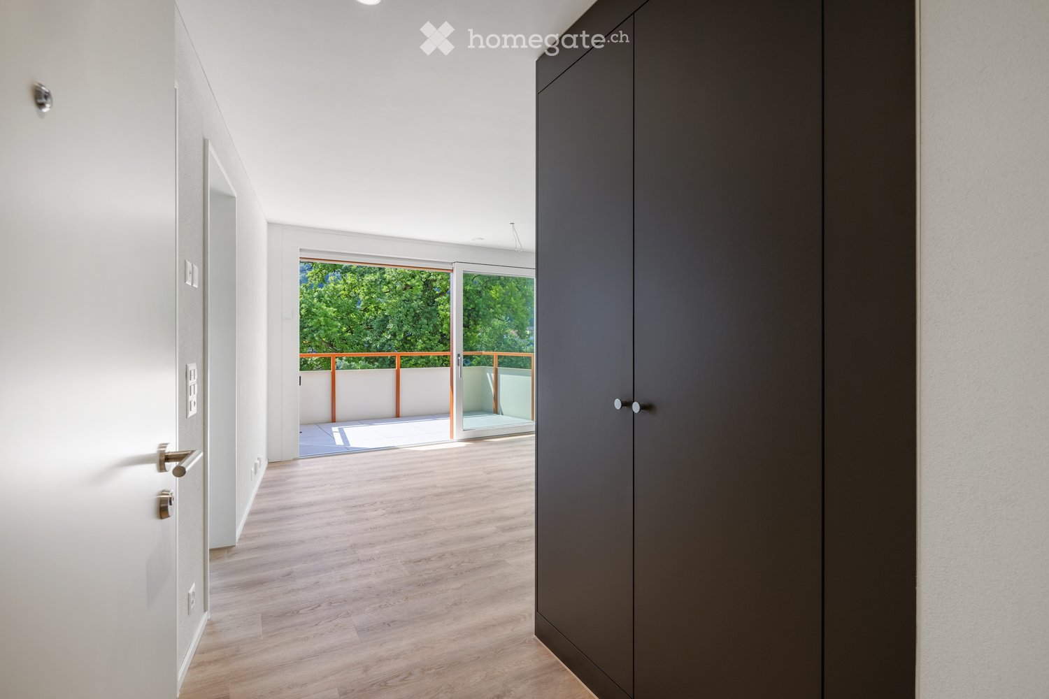 Moderne 2.5 Zimmerwohnung in privilegierter Lage oberhalb der Limmat - Bild 2