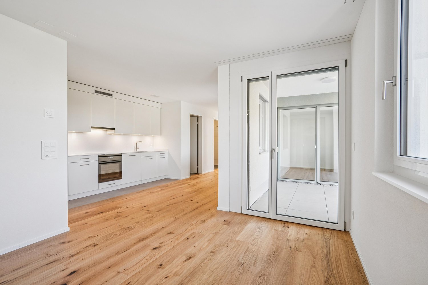 Modern - mit Sitzplatz und Loggia - Neubau - Bild 4