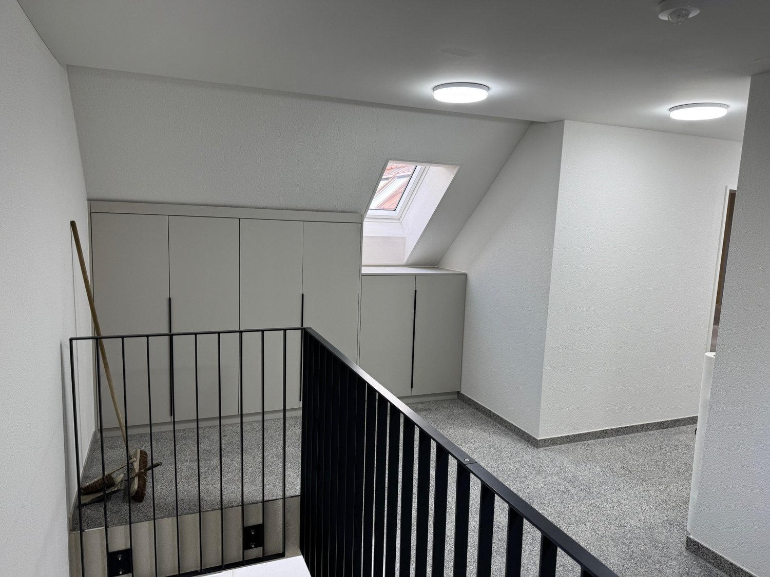 Erstvermietung moderne 3.5-Zimmer-Dachwohnung - Eingangsbereich