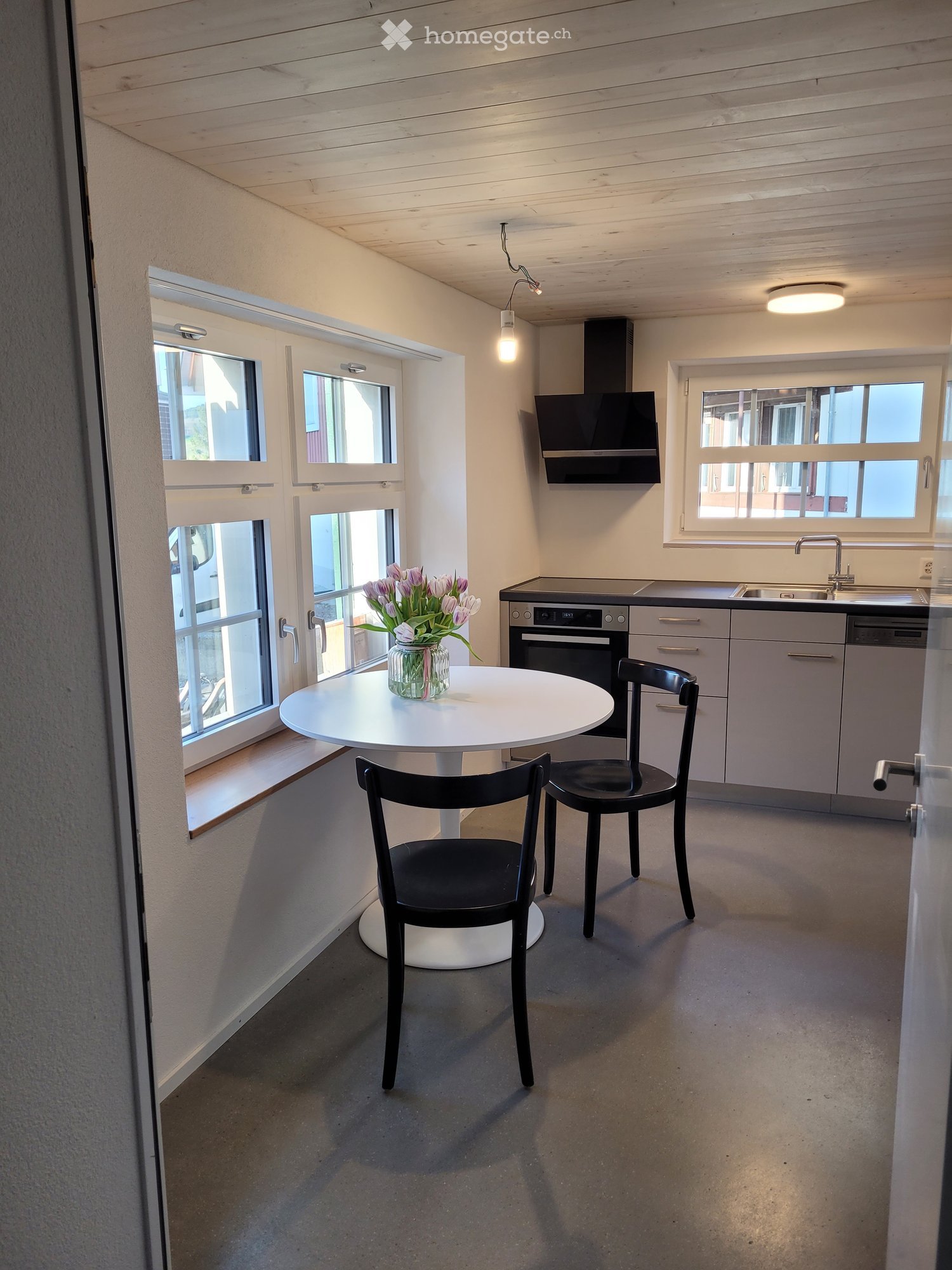 Moderne 1.5-Zimmer-Wohnung in ruhiger Lage in Oberillnau - Bild 1