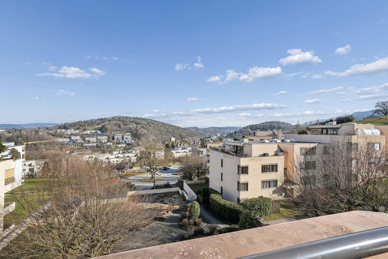 Exklusive 6.5-Zimmer-Wohnung  Erstbezug in Adliswil - Bild 1