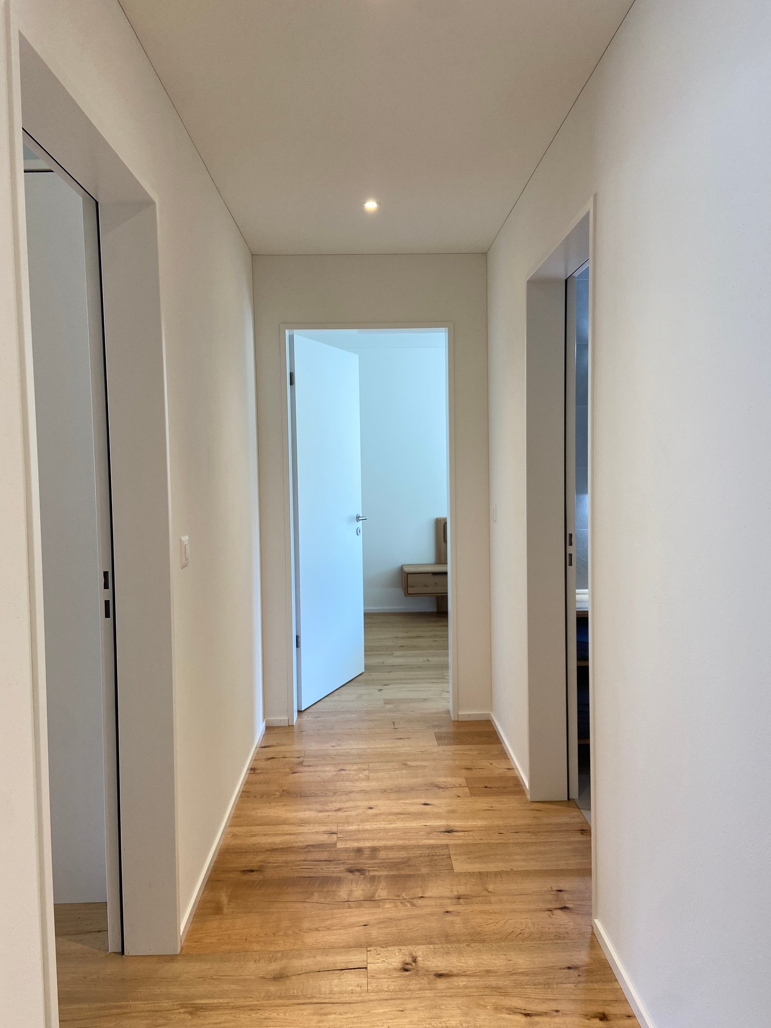 Erstvermietung Moderne 4.5-Zimmer-Neubau-Wohnung in Glarus - Bild 6