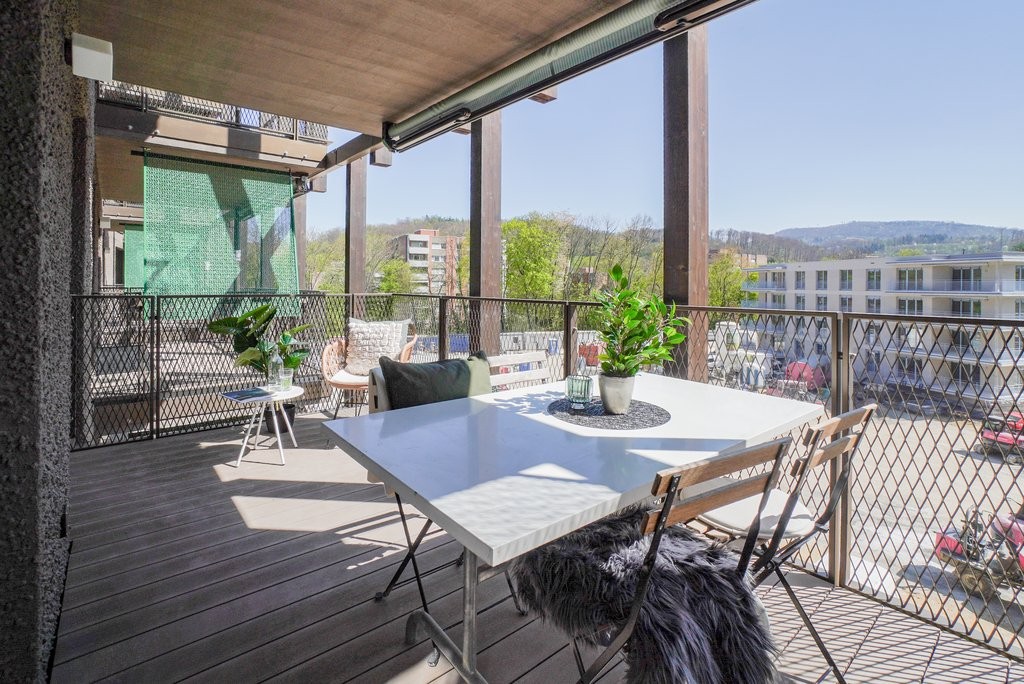 Wohnen auf dem alten Läckerlihuus-Areal - Balkon-1.jpg