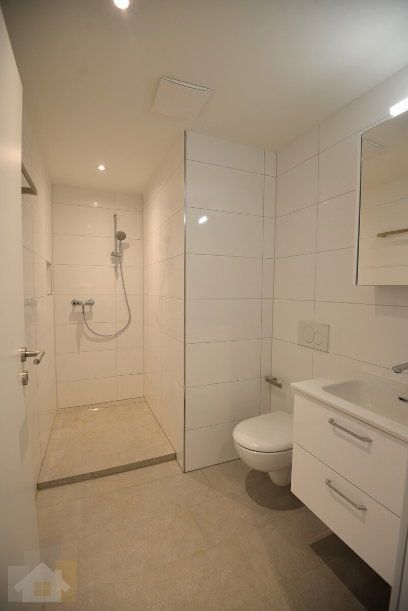 Erstbezug nach Kernsanierung: Moderne 1.5-Zimmer-Oase nahe am Bodensee - Badzimmer