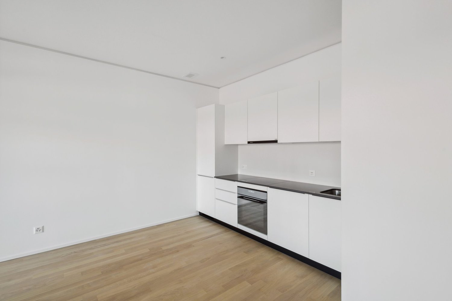 Luminoso e moderno monolocale con ampia visita - Küche