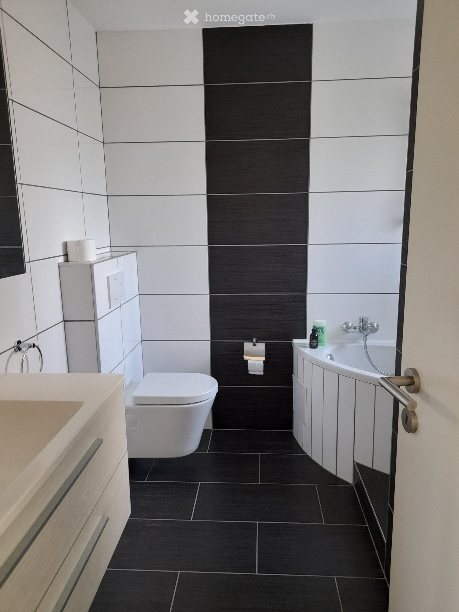 Schöne 2.5-Zimmerwohnung zur Miete in Birsfelden - Bild 2