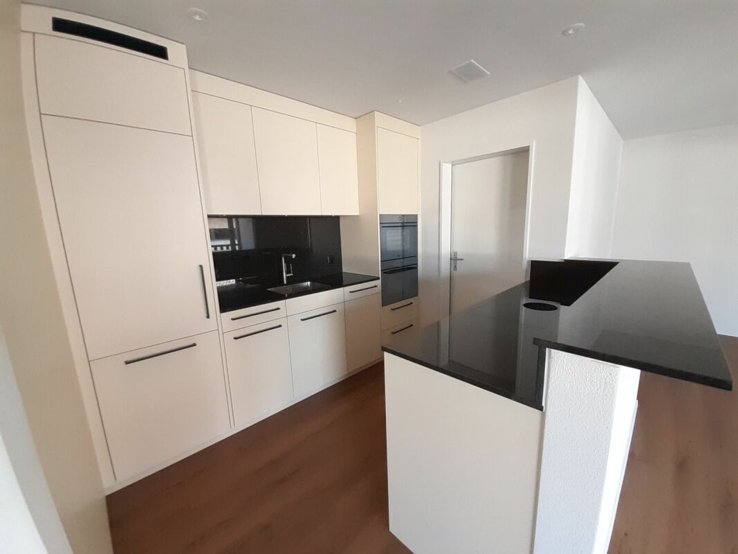 Tolle 2 1/2 Zimmer-Wohnung mit grossem Balkon - Bild 3