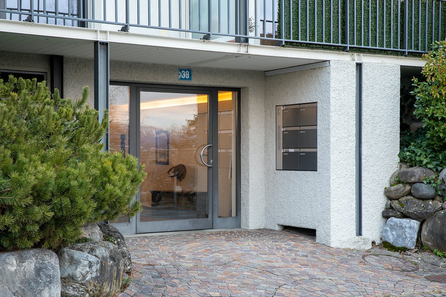 Attraktive Designer-Wohnung mit traumhafter Seesicht - Bild 2