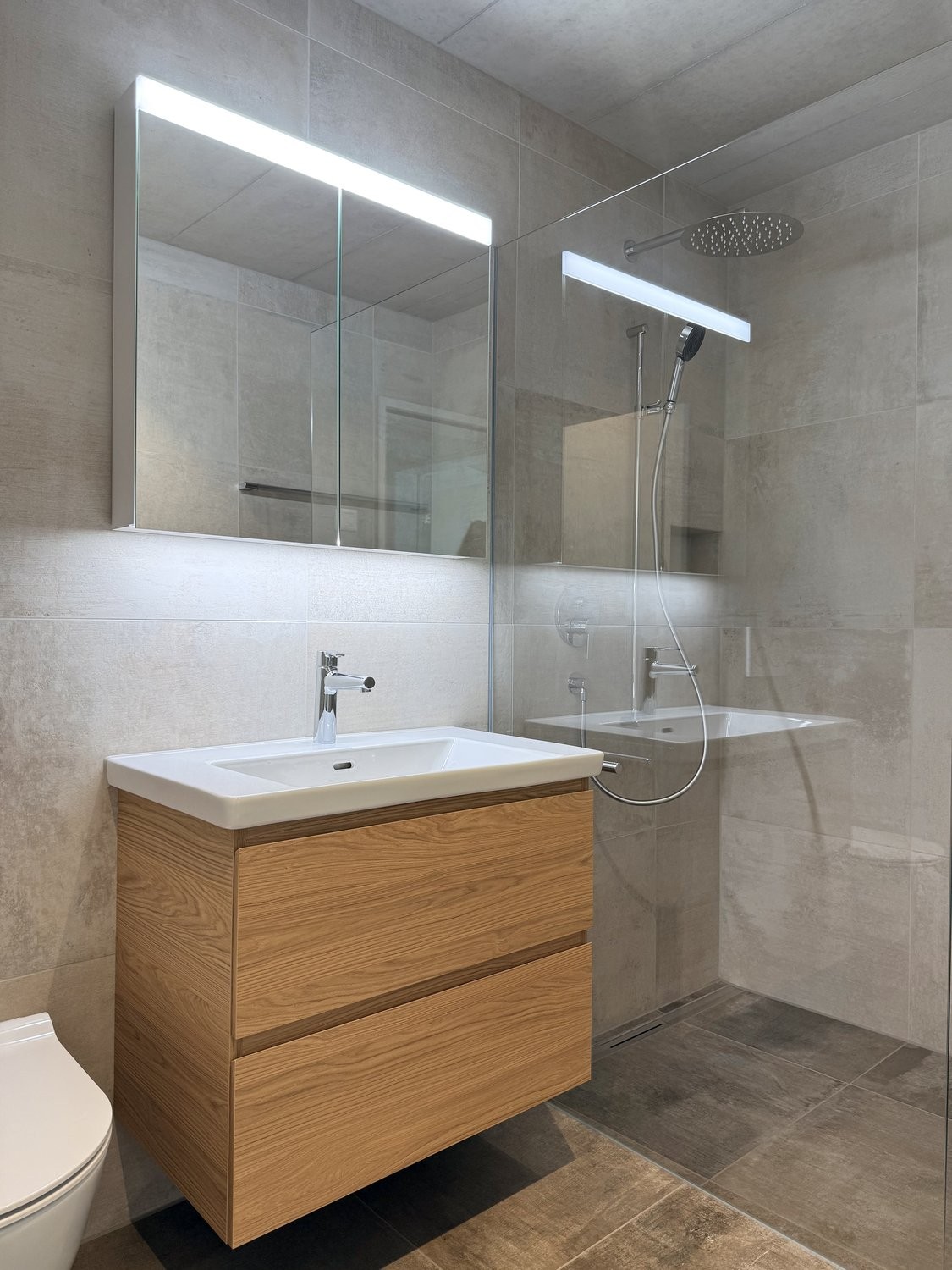 Modernes Attikawohnen im Neubau - 4.5 Zimmer mit riesiger Terrasse - Badezimmer