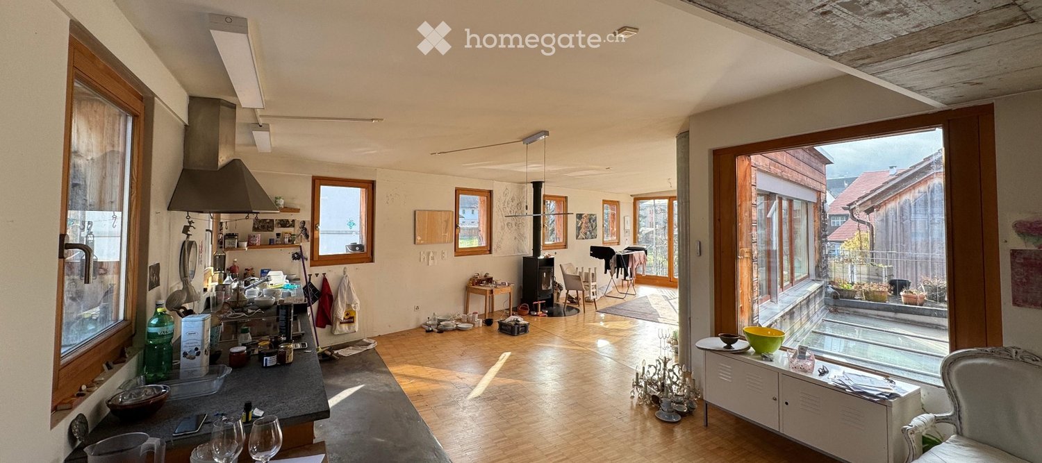 3.5 Zimmerwohnung mit hellem Wohnzimmer und grosser Terasse - Bild 4