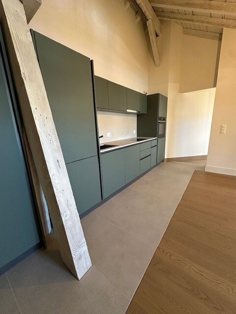 Soyez les premiers locataires de ce 3,5 pièces unique sous-gare! - cuisine.jpg