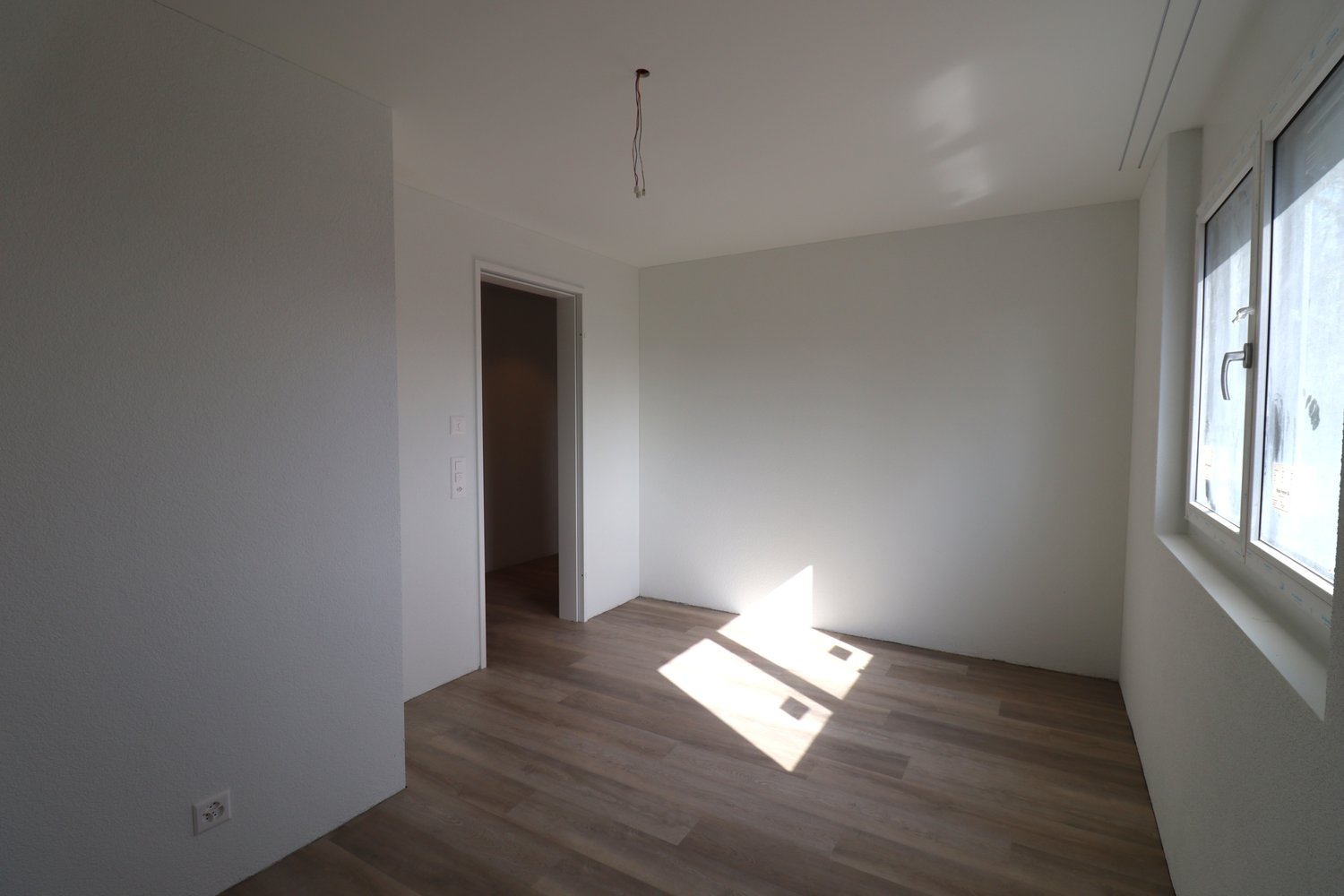 NEUBAU 3.5-Zimmer Gartenwohnung an ruhiger Lage - Bild 12