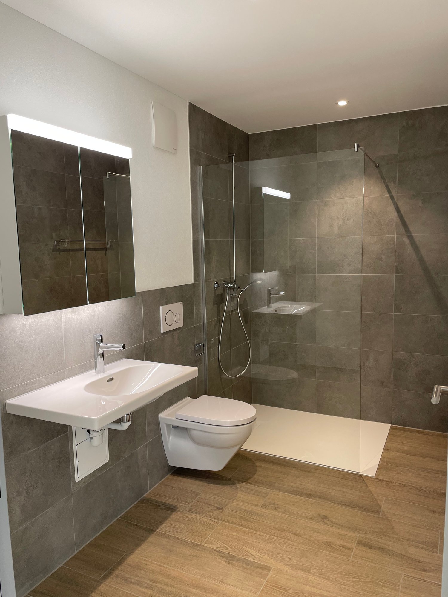 Neubau - Erstbezug in topmoderne, lichtdurchflutete EG-Wohnung - Bild 4