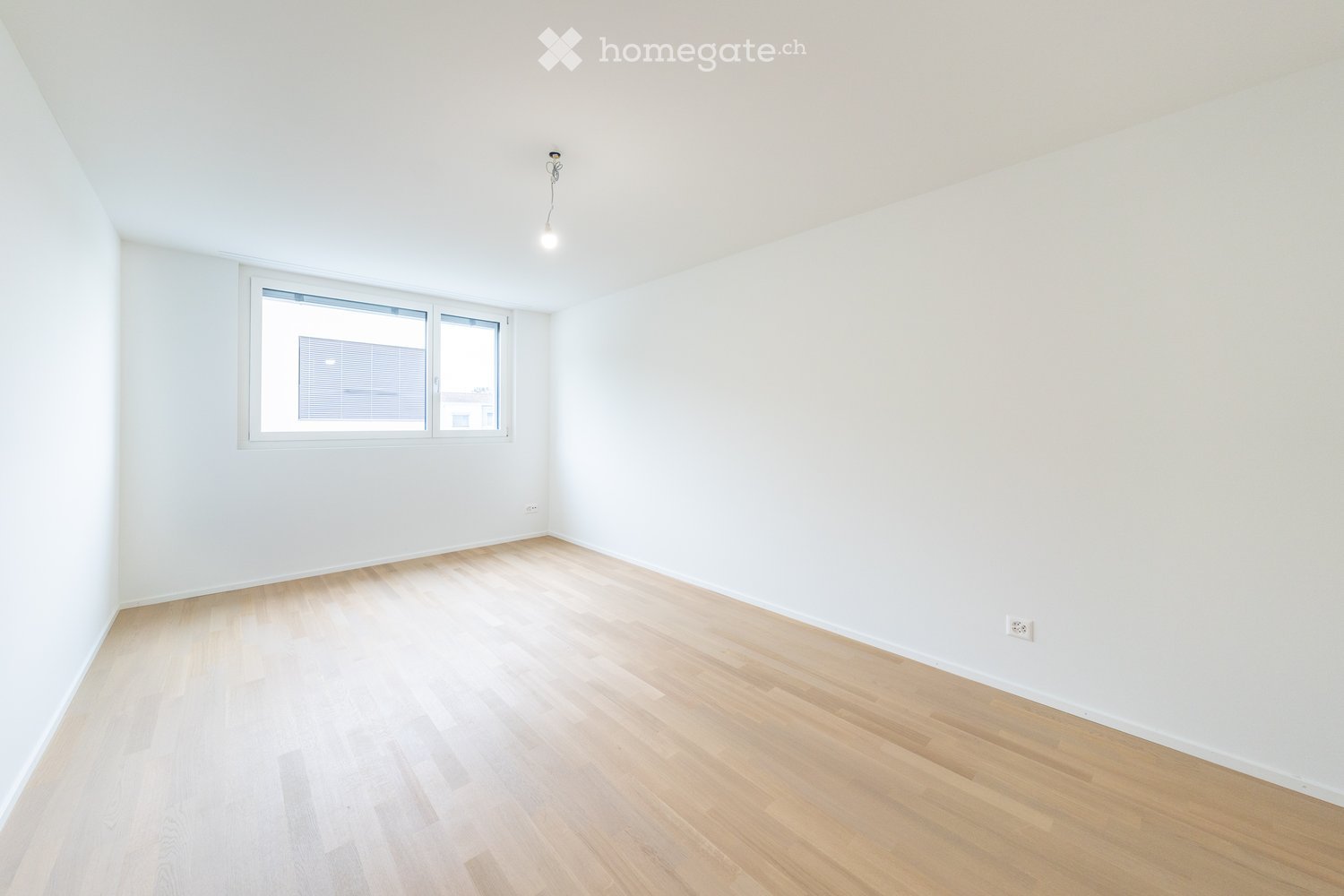 Moderne, zentral gelegene 3,5-Zi-Wohnung mit Gartensitzplatz, Wintergarten und Hobbyraum - Bild 3