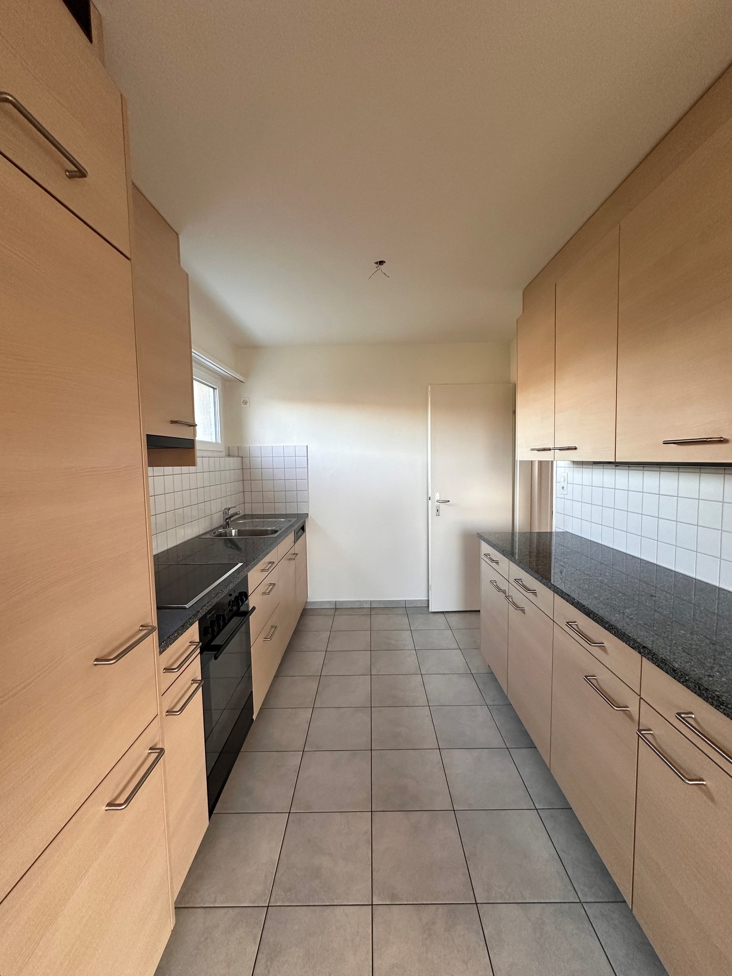 Sonnige 4,5 Zimmerwohnung mit Balkon - Bild 3