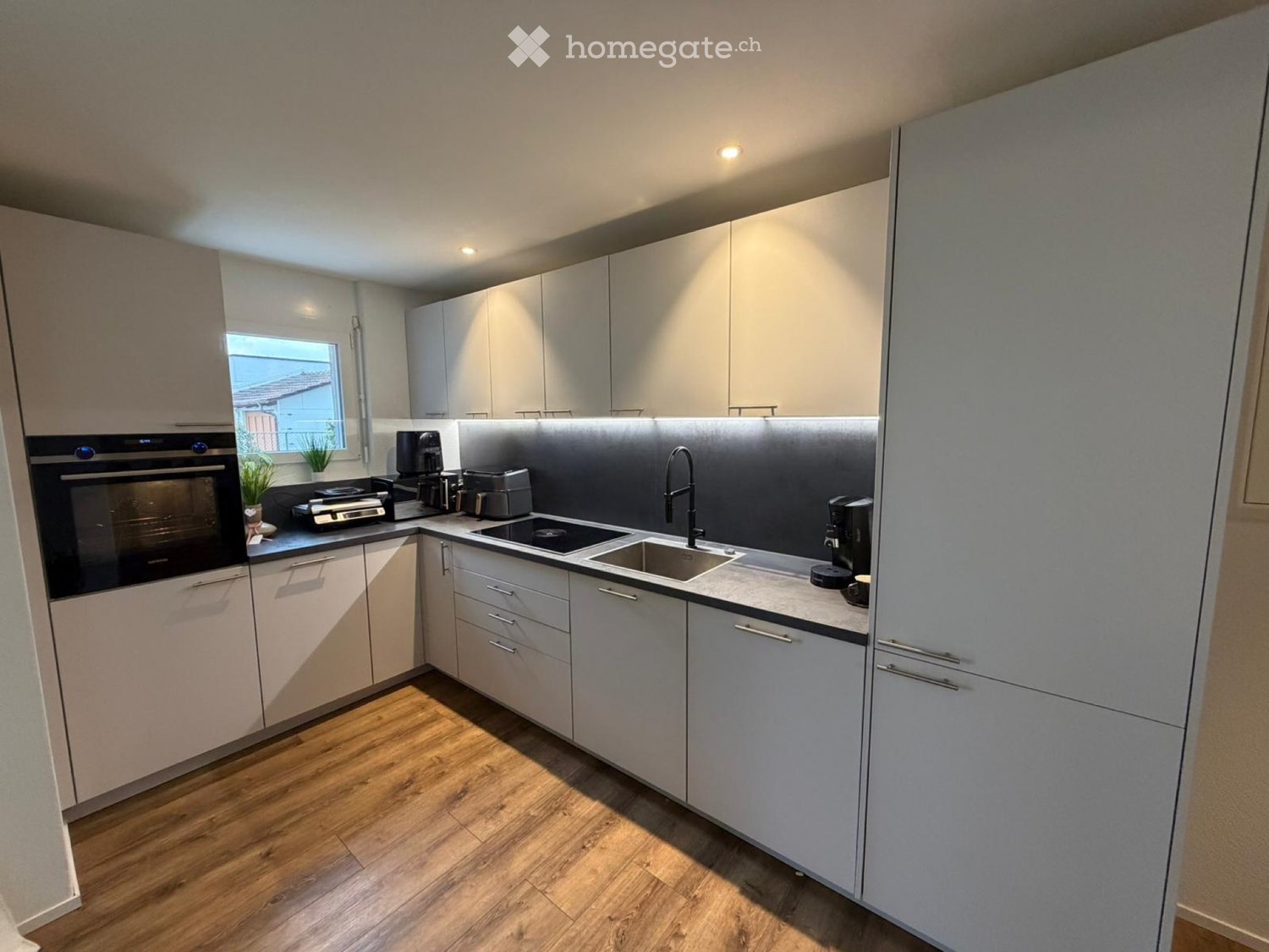 Moderne 2.5-Zimmer-Neubau-Wohnung in Glashütten ab Sofort - Bild 2