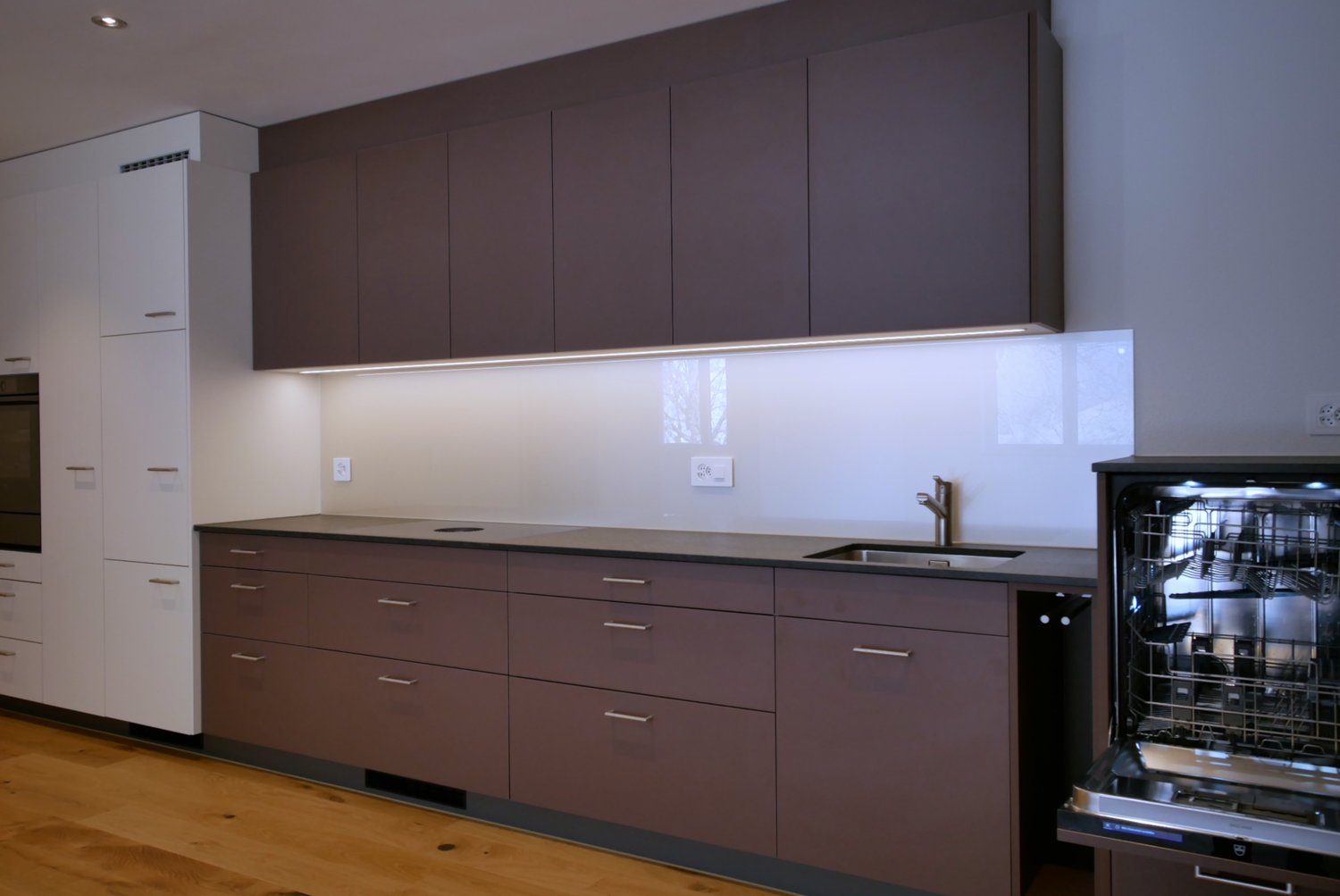 Neubau an zentraler Lage - Moderne Küche