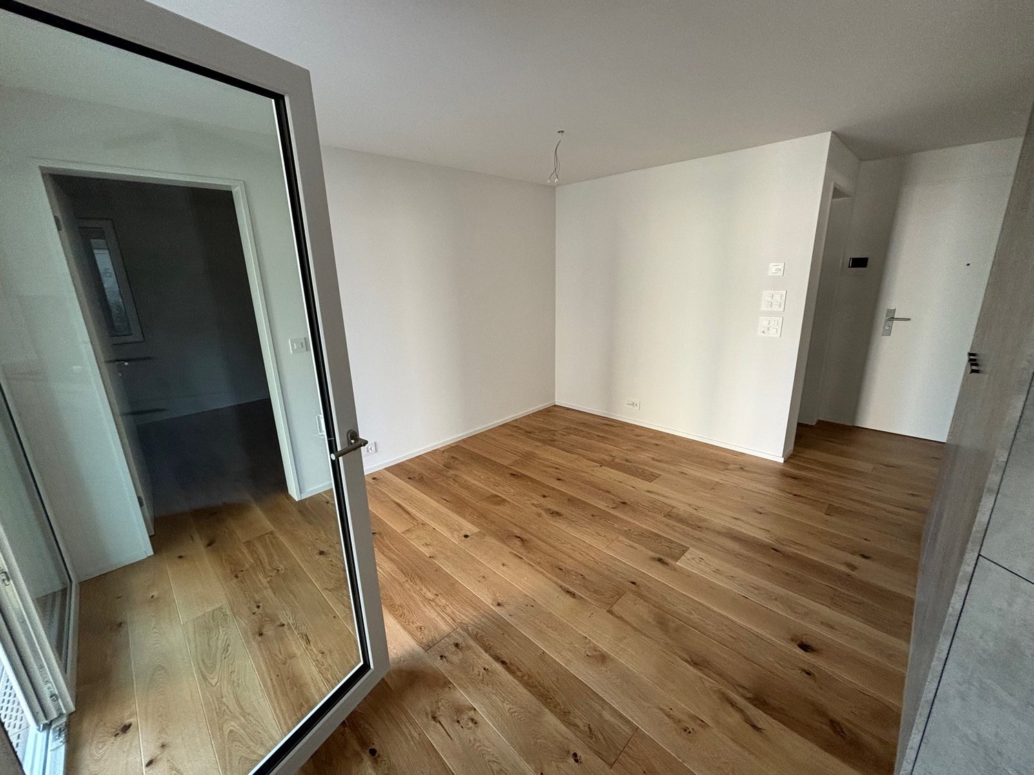 Hochwertige 2.5 Zimmer Neubauwohnung zu mieten - Wohnbereich