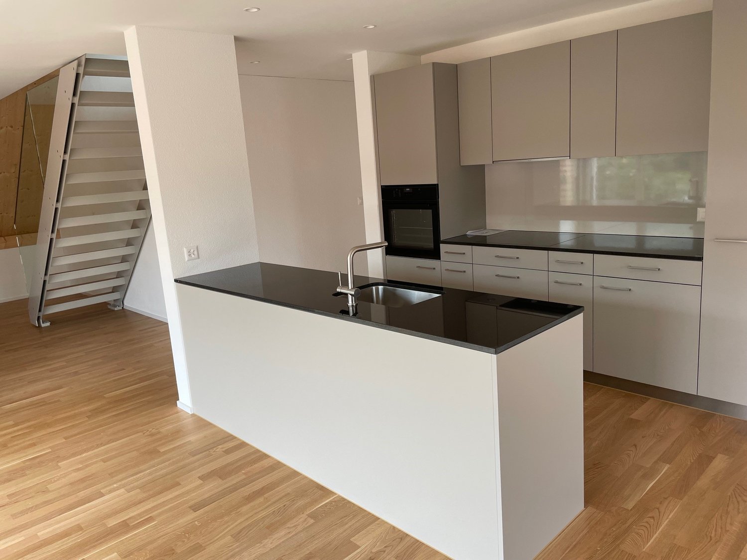 geniale 3 1/2-Zimmer-Attika-Maisonettewohnung mit Galerie! - Bild 2