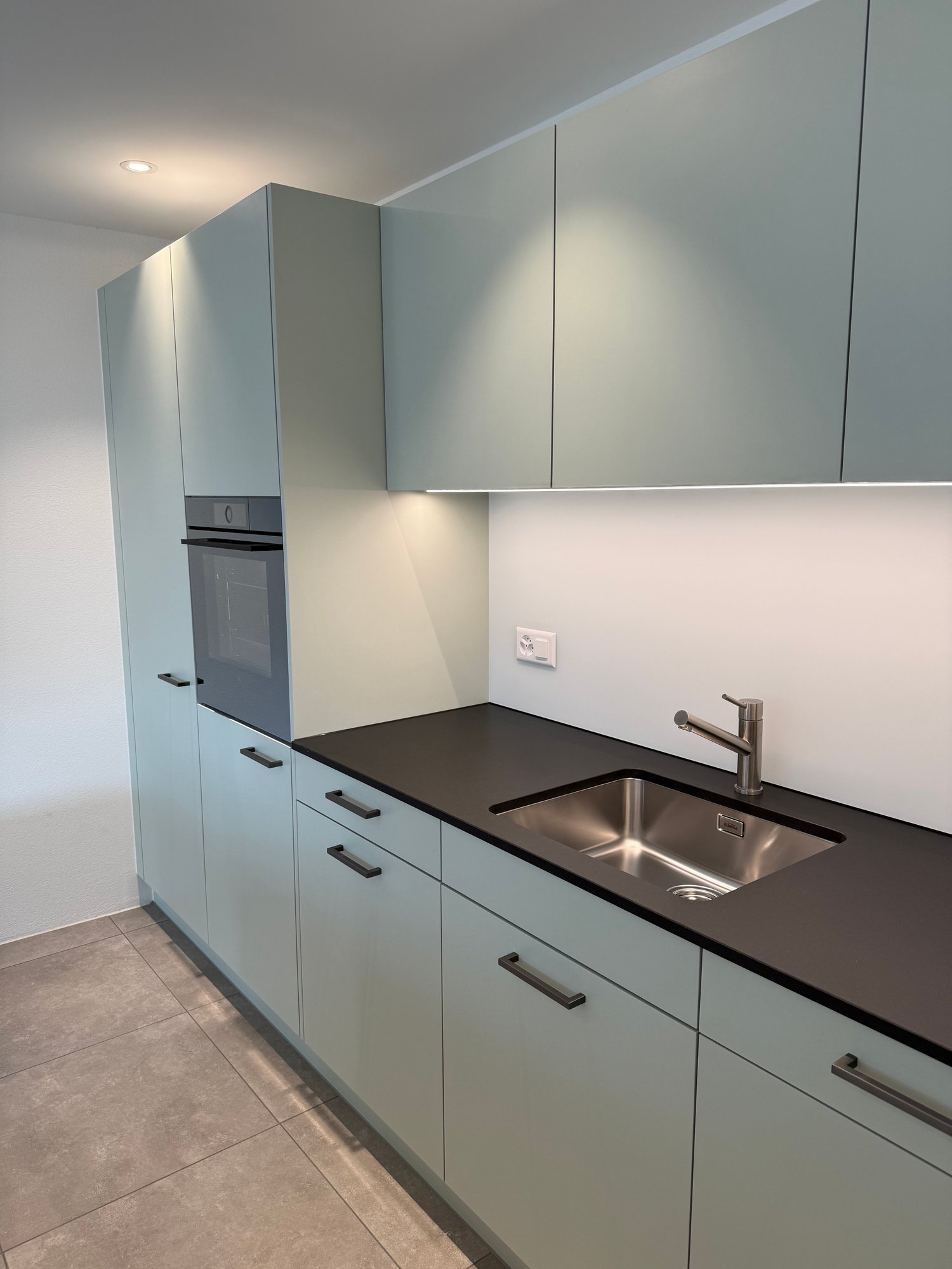 Charmante 2.5-Zimmer-Wohnung in Seenähe - Bild 1