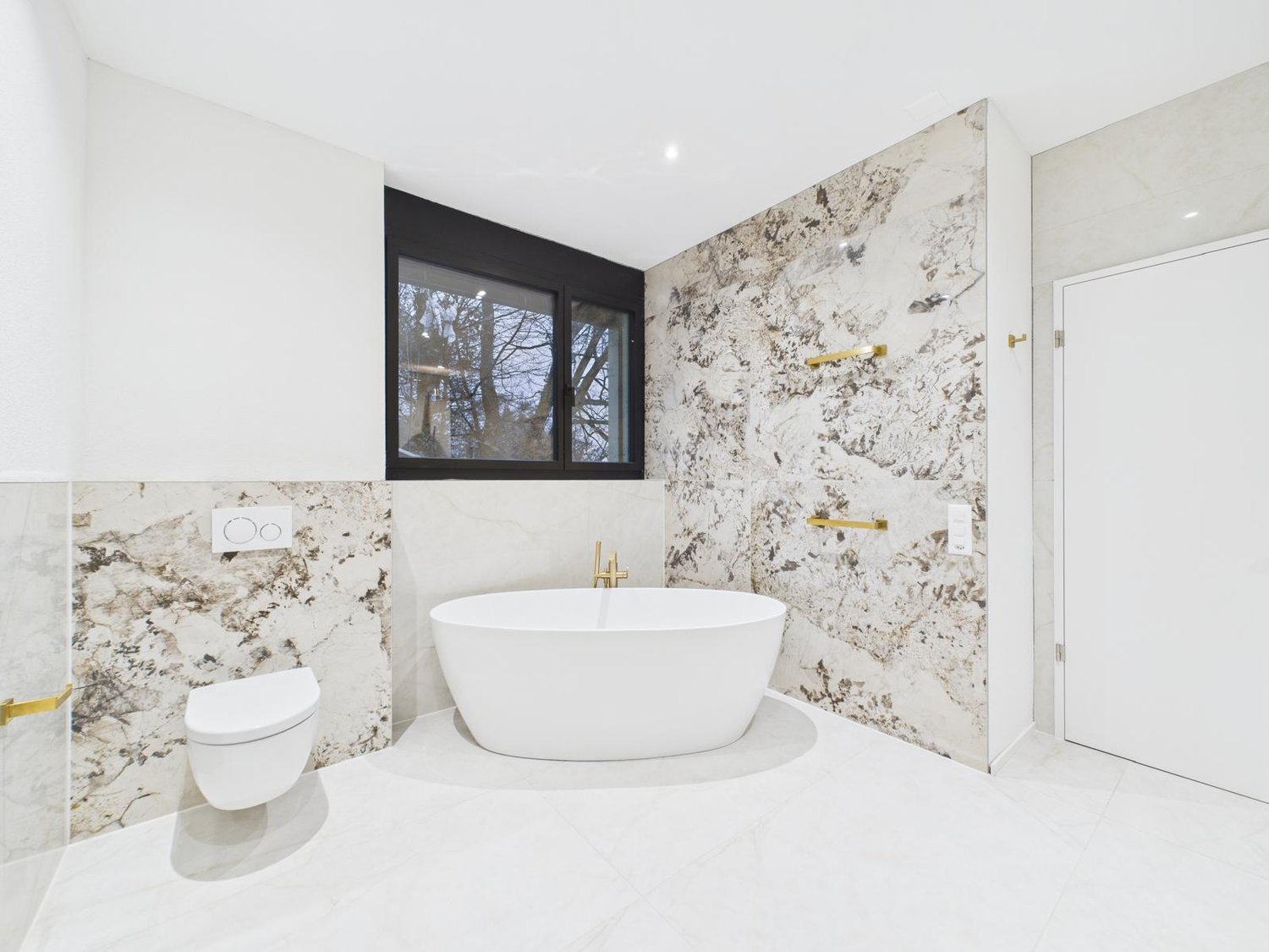 Exklusiver Neubau 2025 – 4.5-Zi. Terrassenwohnung mit 130 m² Panorama - Bild 3