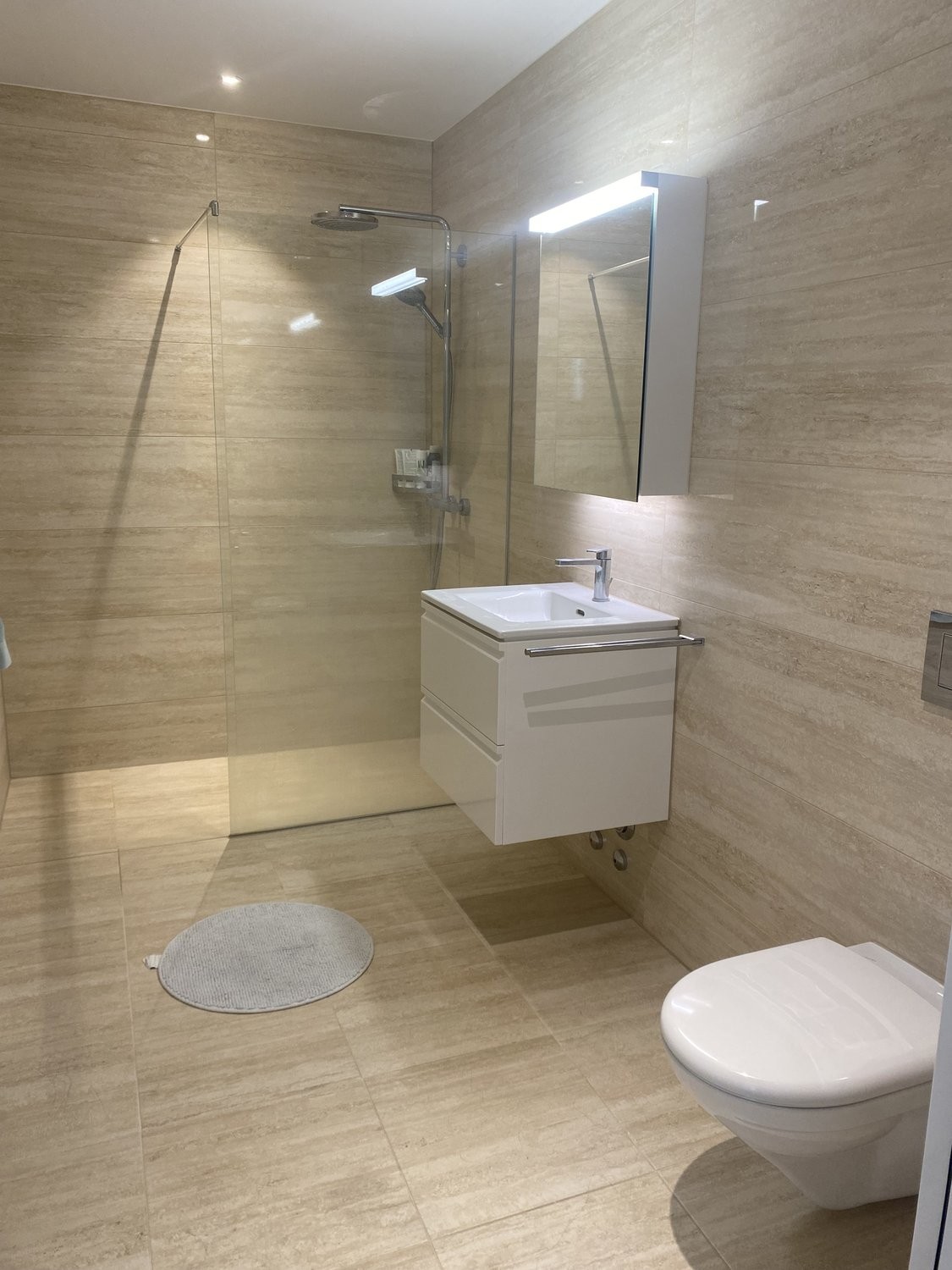 Ihr neues Wohnglück für Paare und Familien! - Badezimmer mit Dusche