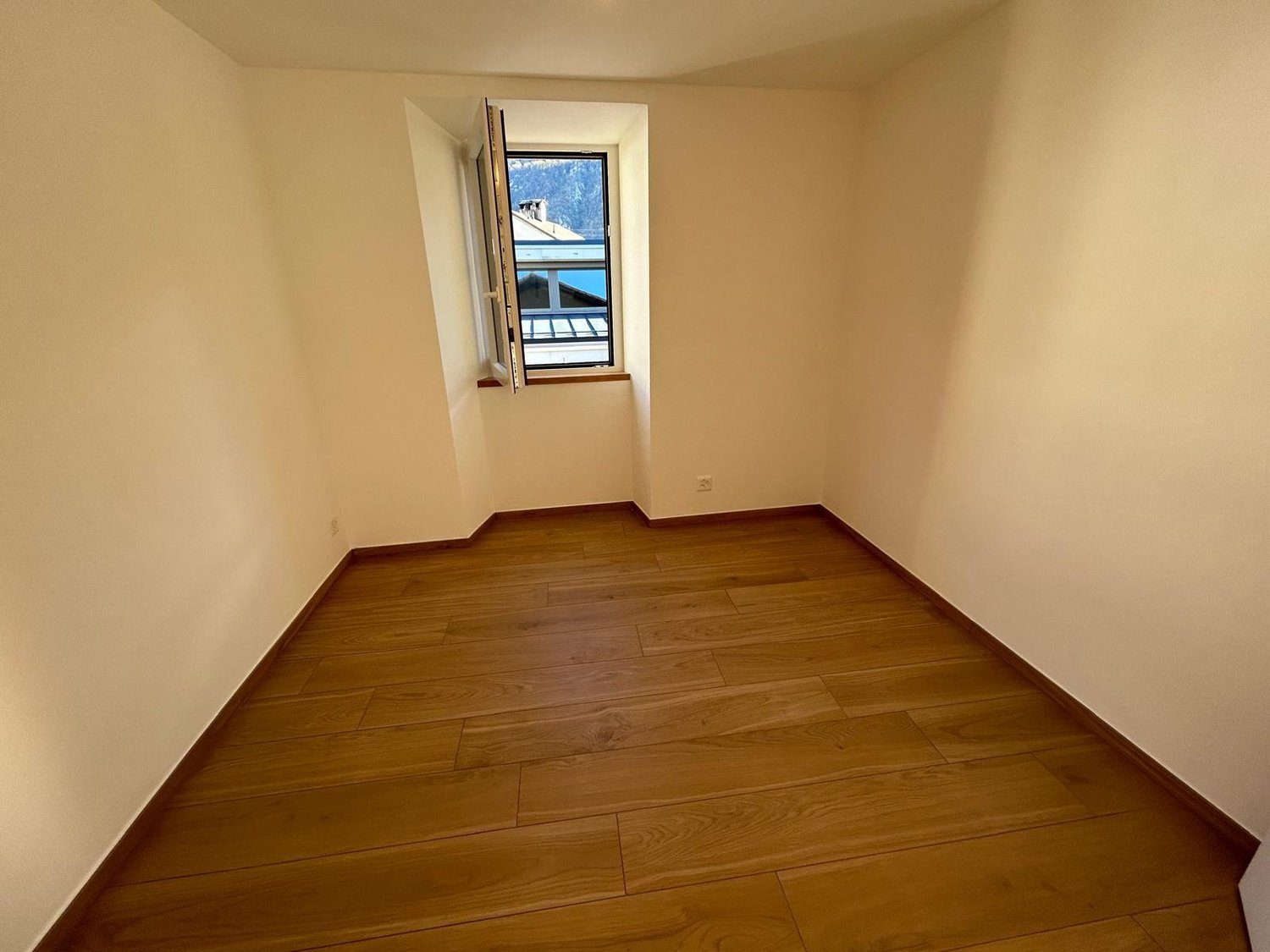 NEUF – Cœur du village – Place de parc – Pour personnes en bonne forme physique - Bild 6