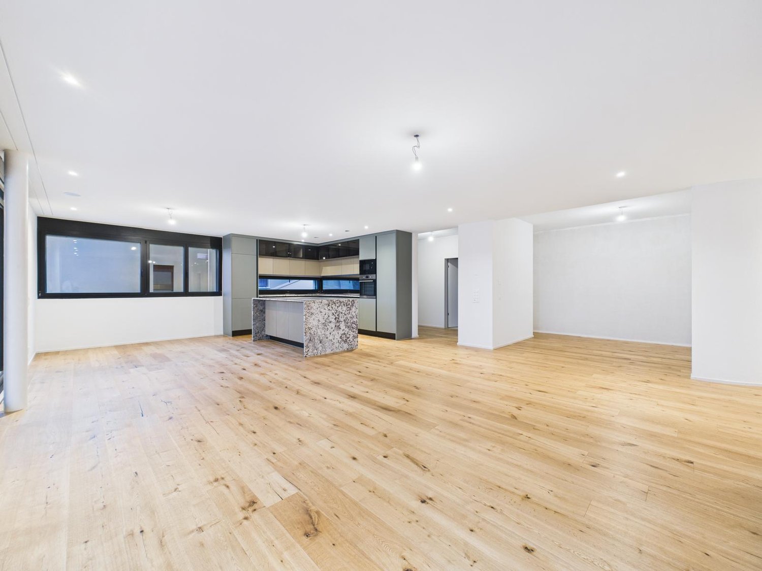 Exklusiver Neubau 2025 – 4.5-Zi. Terrassenwohnung mit 130 m² Panorama - Bild 7