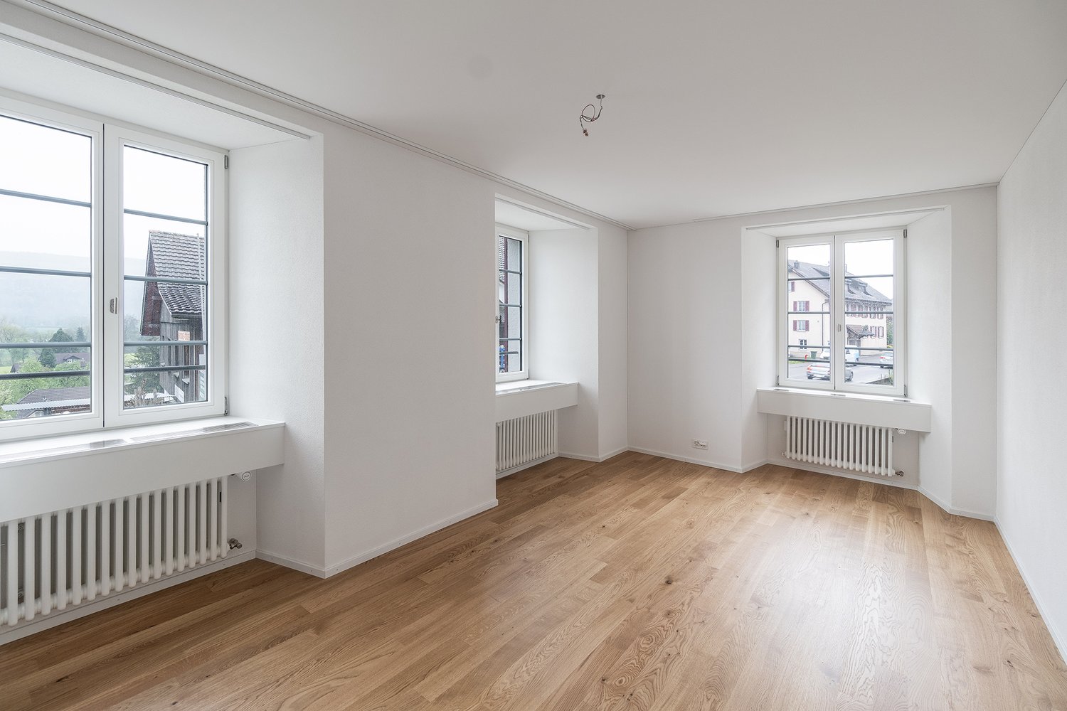 Grosszüge Familienwohnung mit eigenem Garten - Bild 8